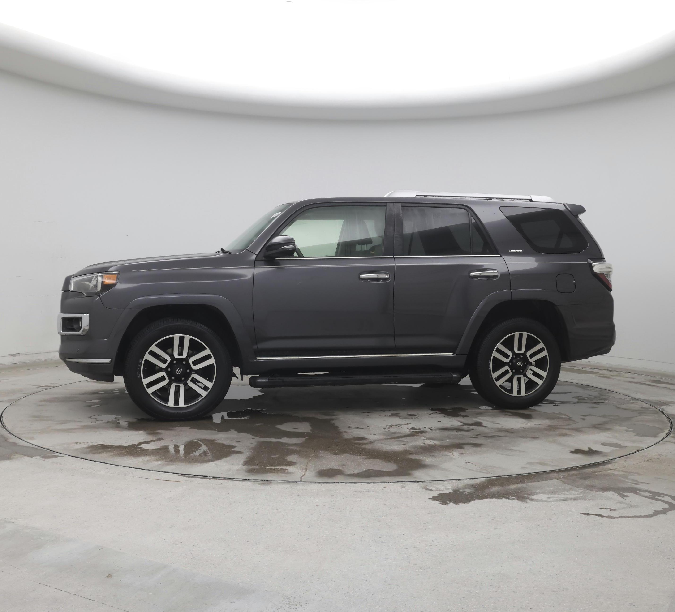 Thumbnail: 2014 Toyota 4Runner - 3