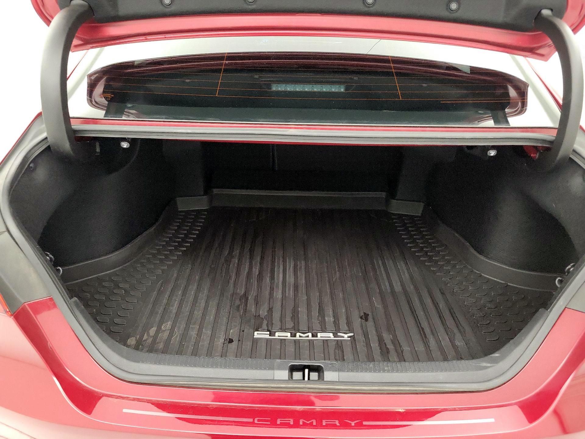 Thumbnail: 2018 Toyota Camry - 20