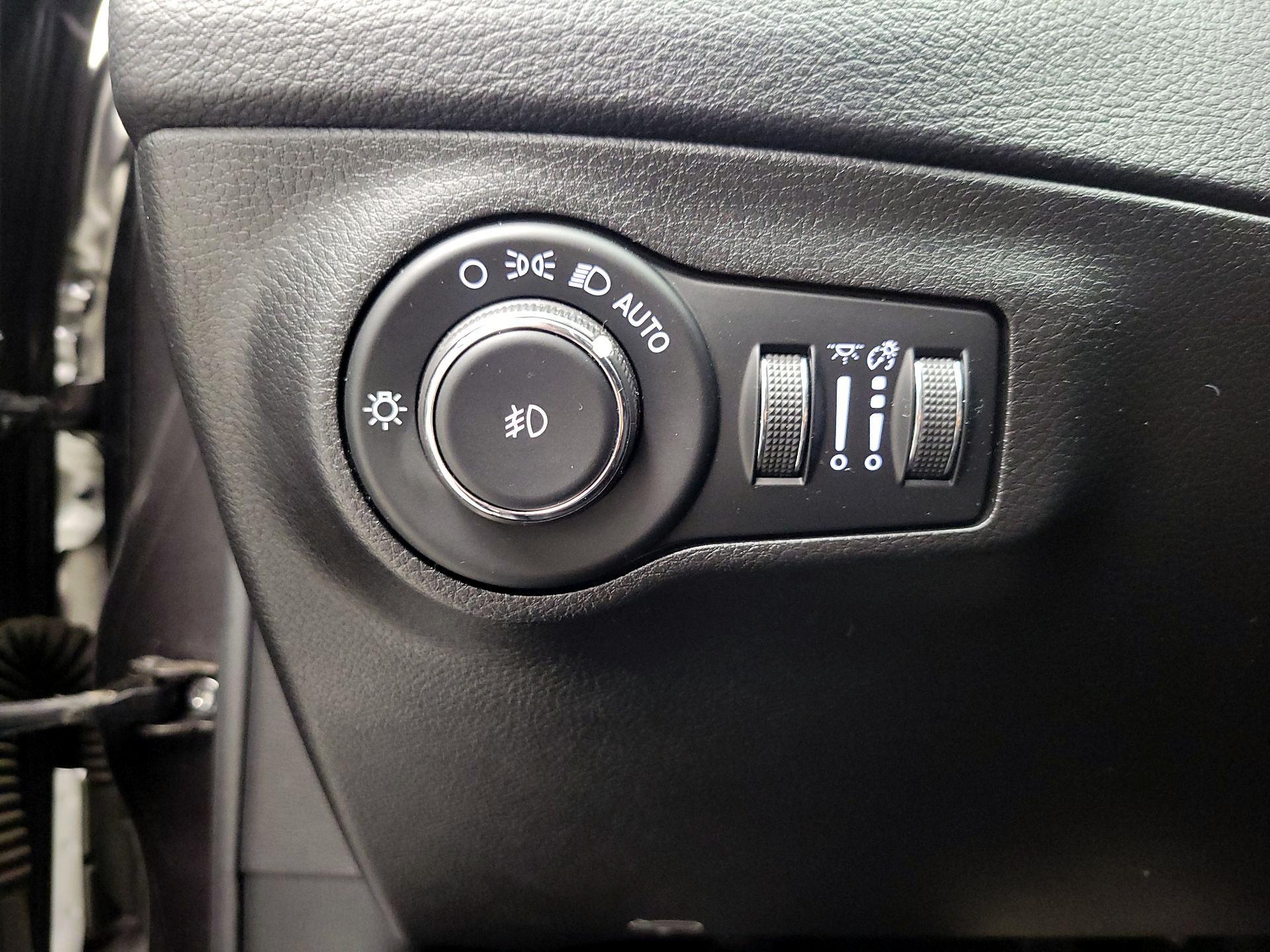 Thumbnail: 2020 Jeep Compass - 13