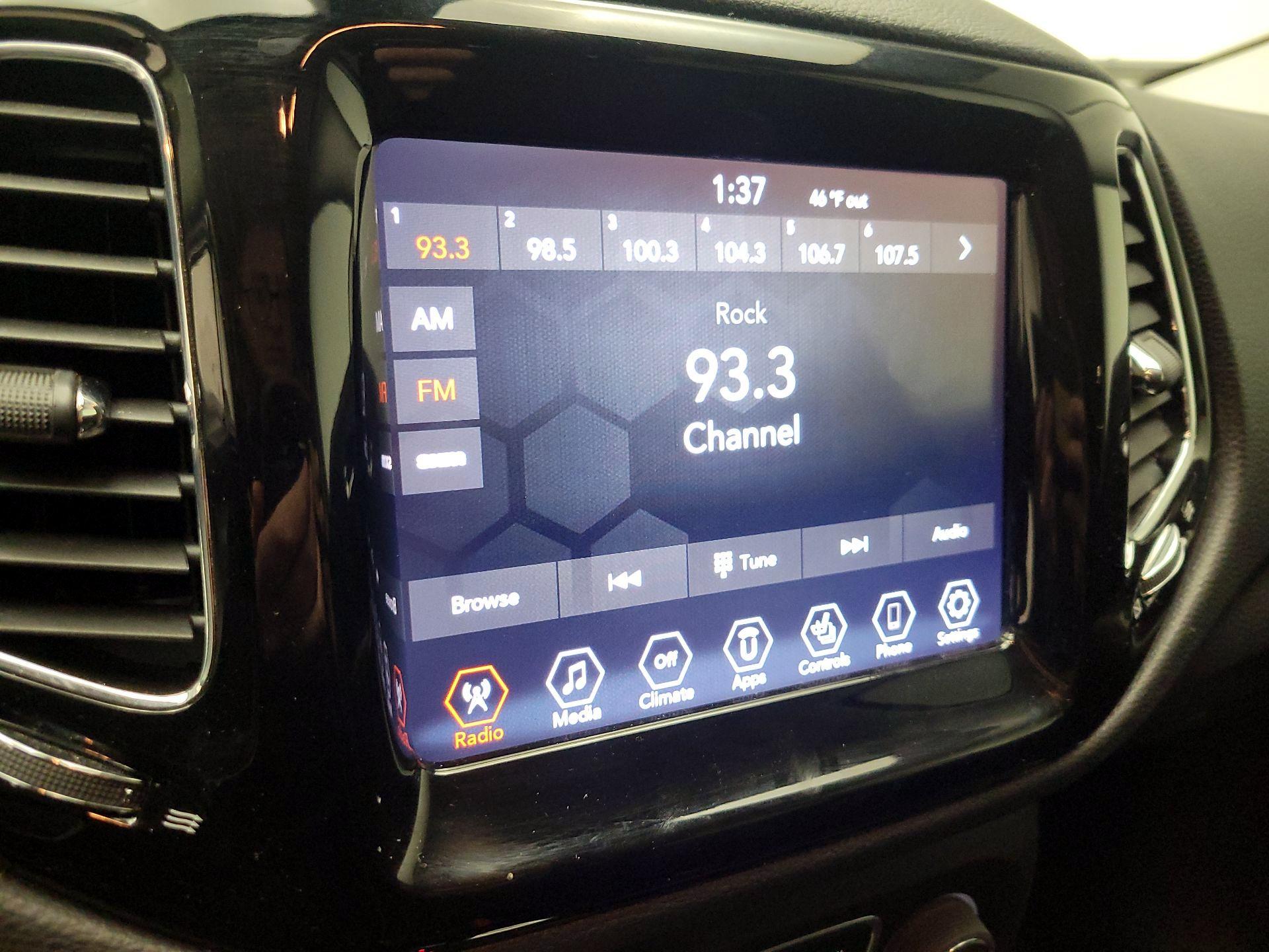 Thumbnail: 2020 Jeep Compass - 15