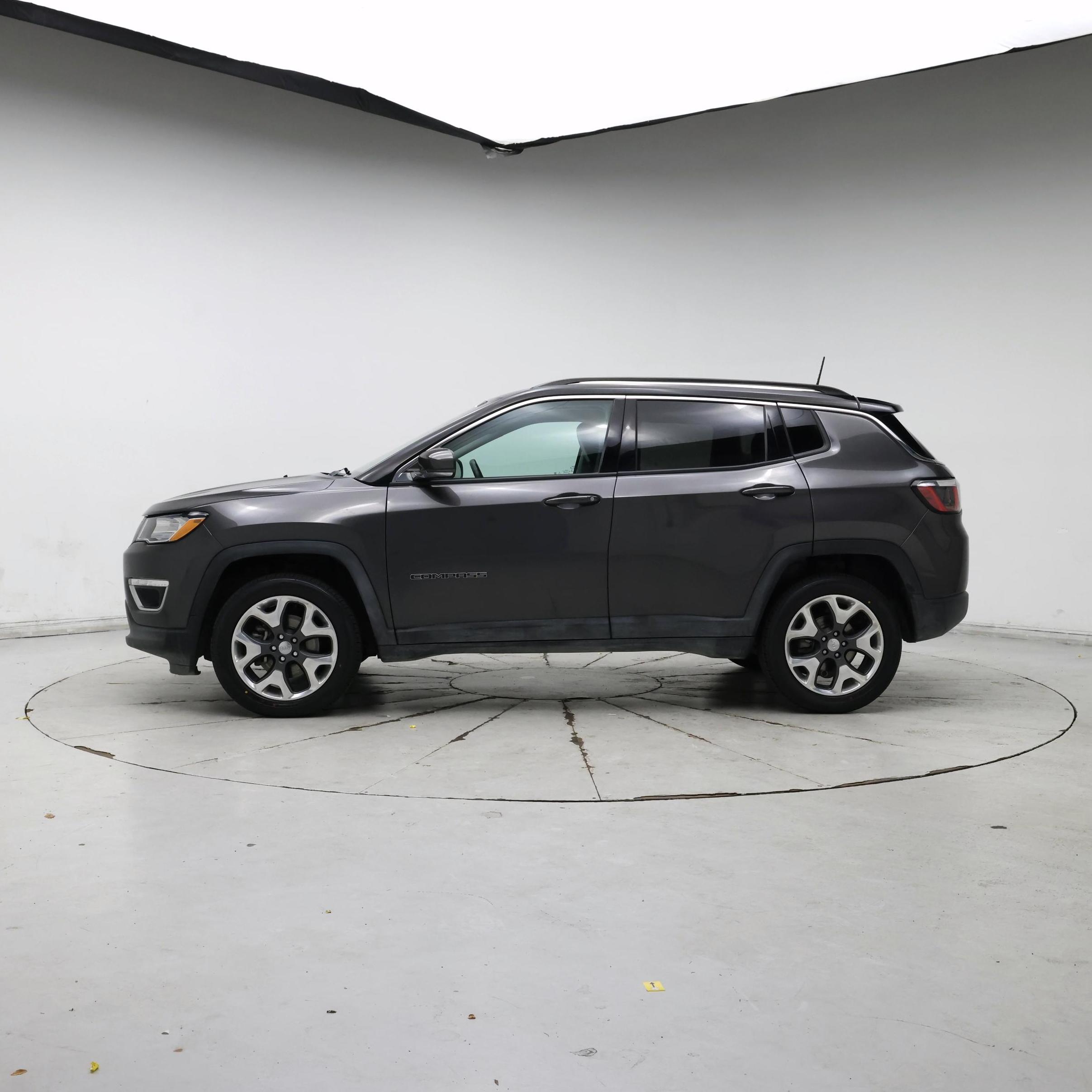 Thumbnail: 2020 Jeep Compass - 3