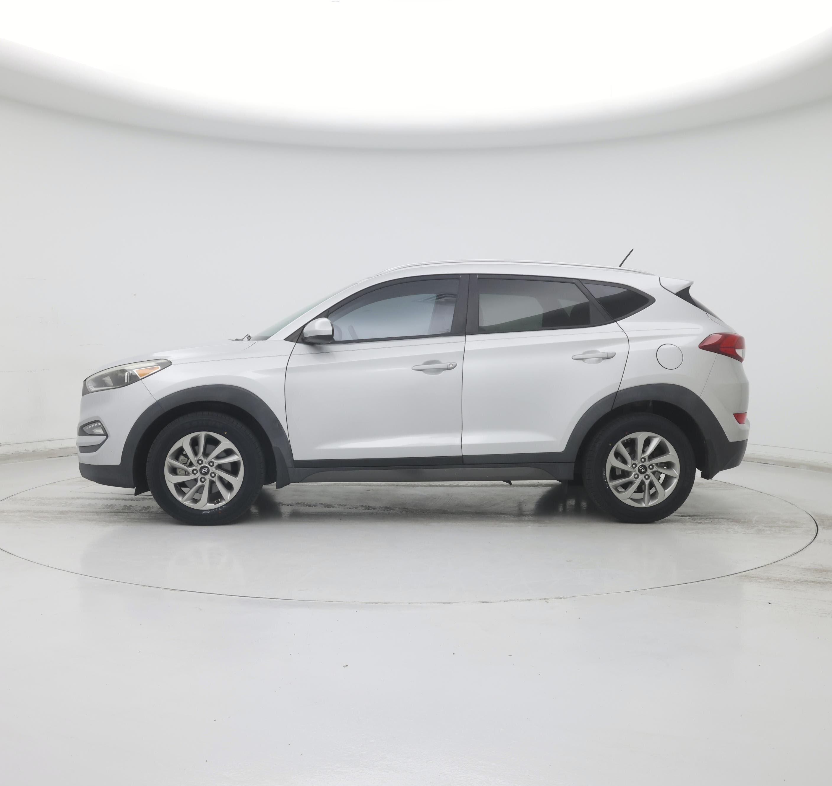 Thumbnail: 2016 Hyundai Tucson - 3