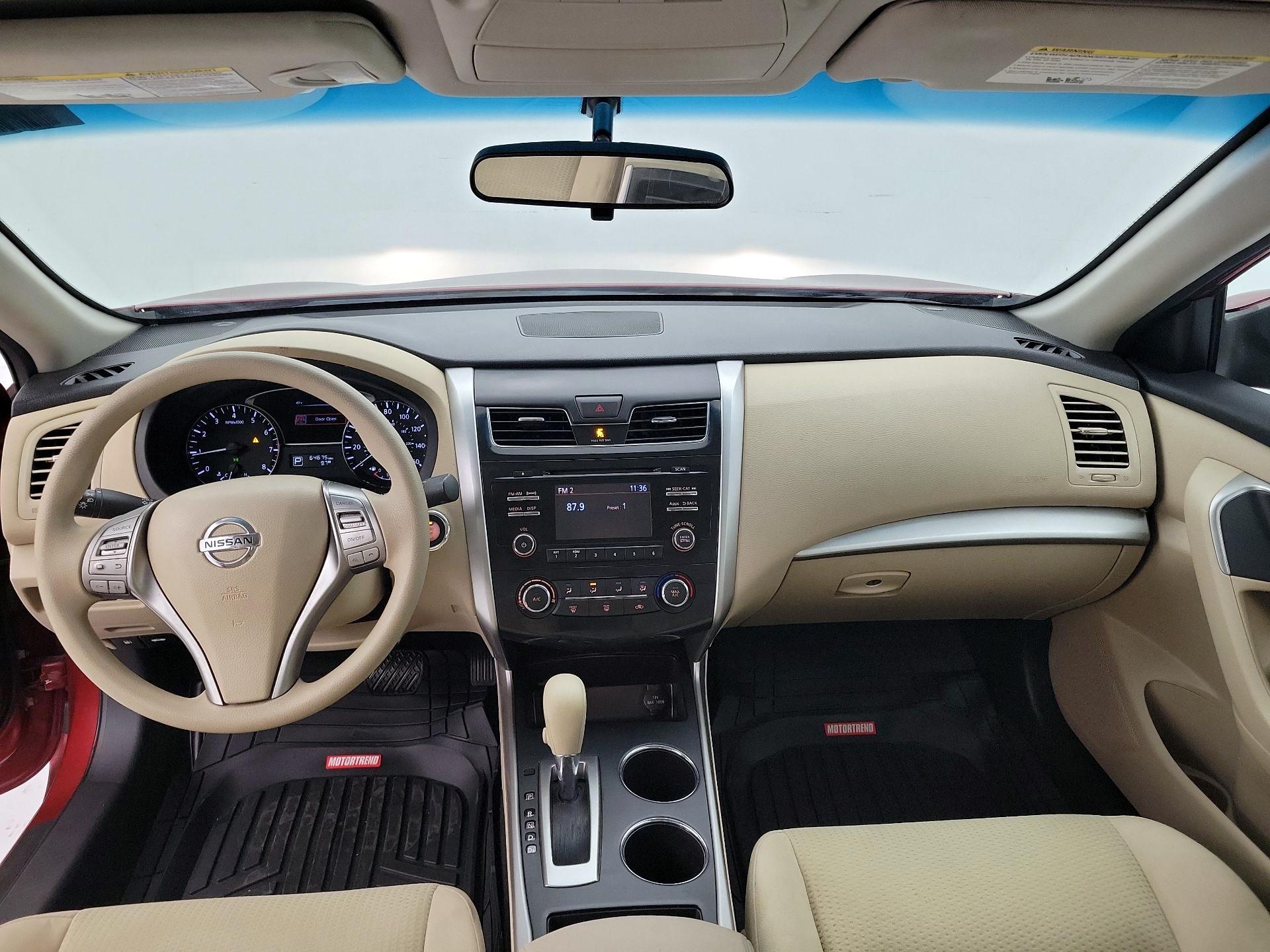 Thumbnail: 2015 Nissan Altima - 9