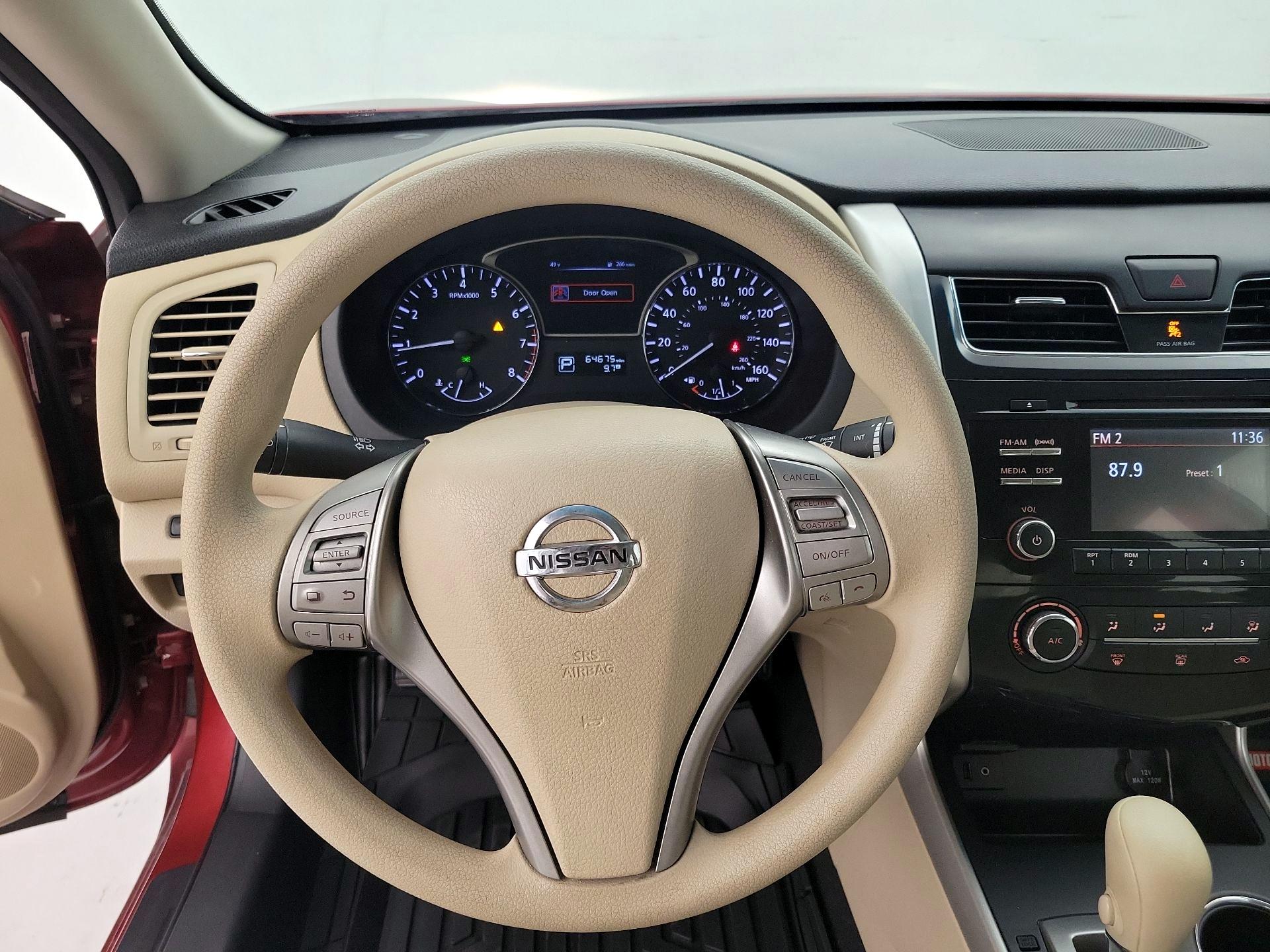 Thumbnail: 2015 Nissan Altima - 10