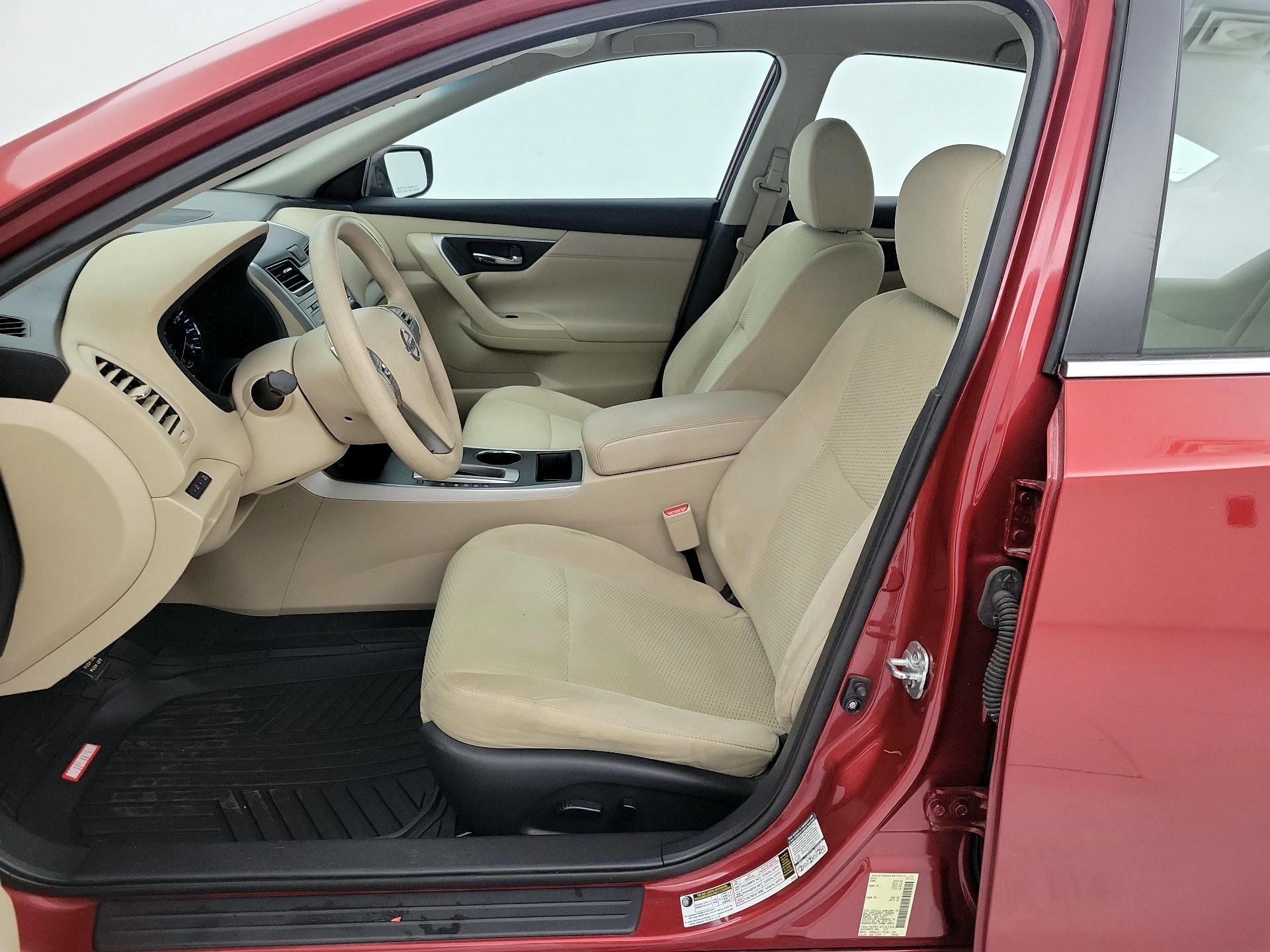 Thumbnail: 2015 Nissan Altima - 11