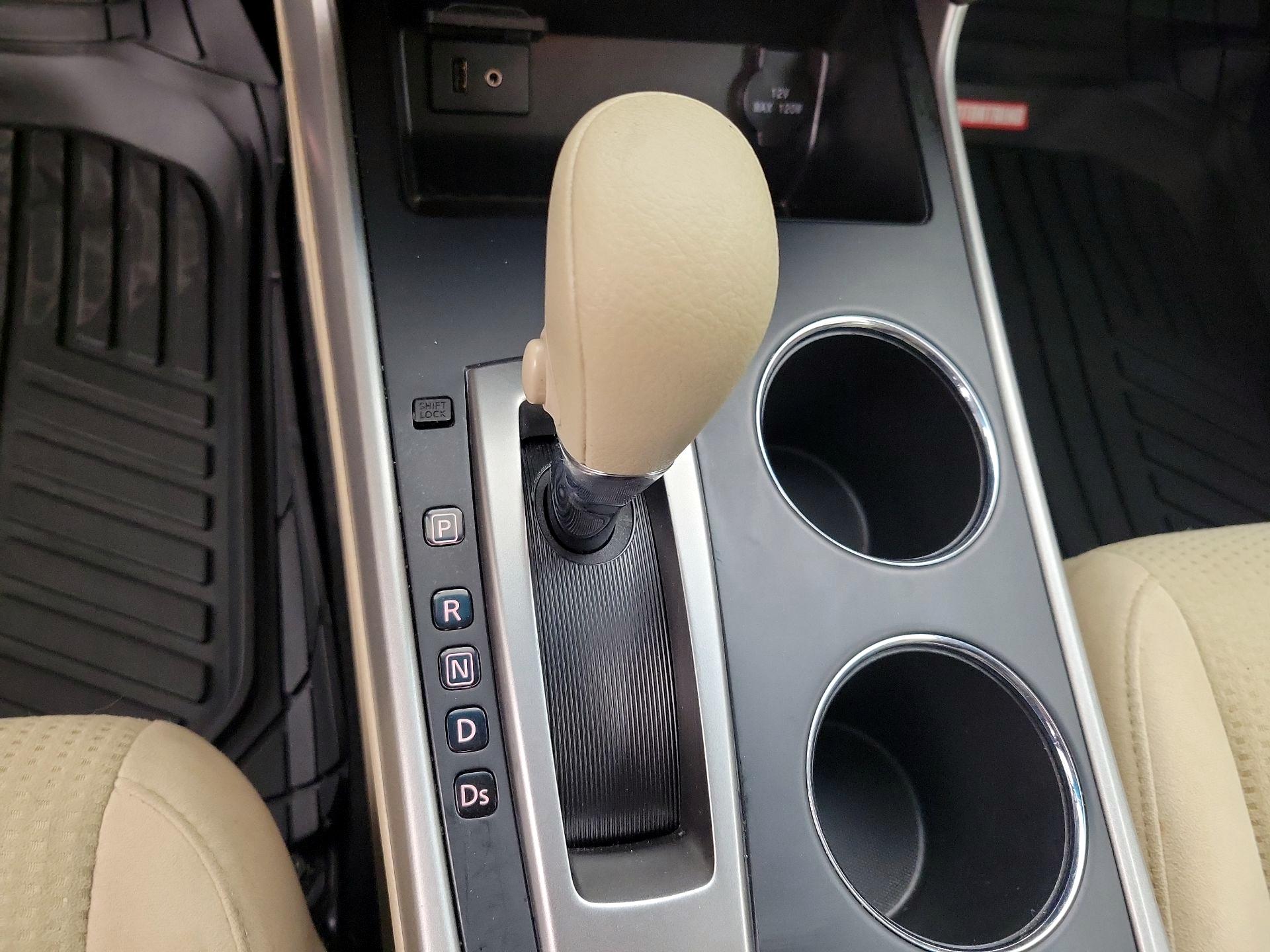 Thumbnail: 2015 Nissan Altima - 17