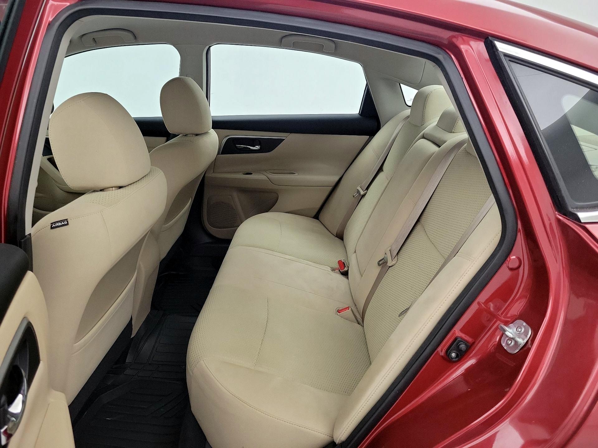 Thumbnail: 2015 Nissan Altima - 19