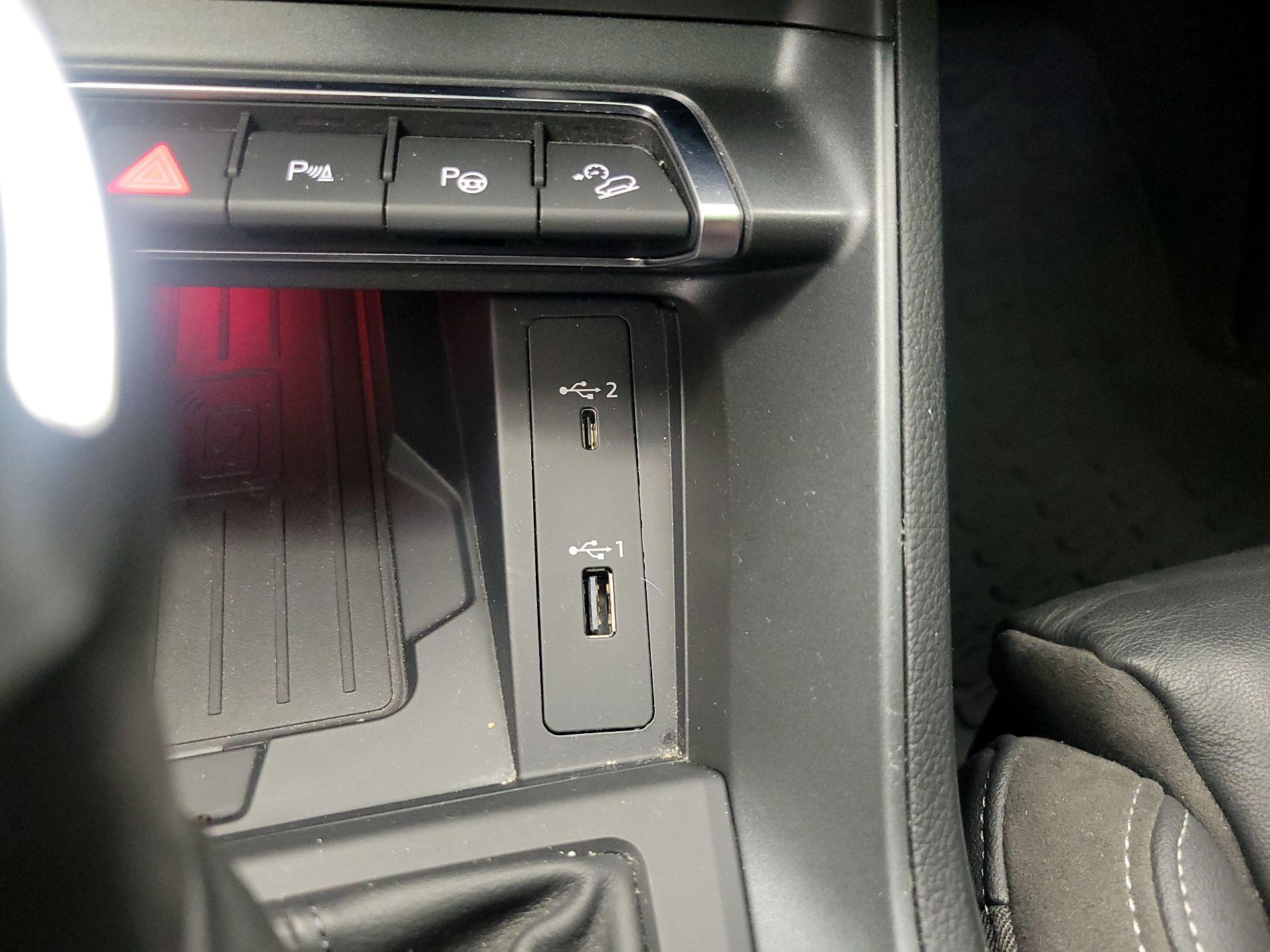 Thumbnail: 2020 Audi Q3 - 19