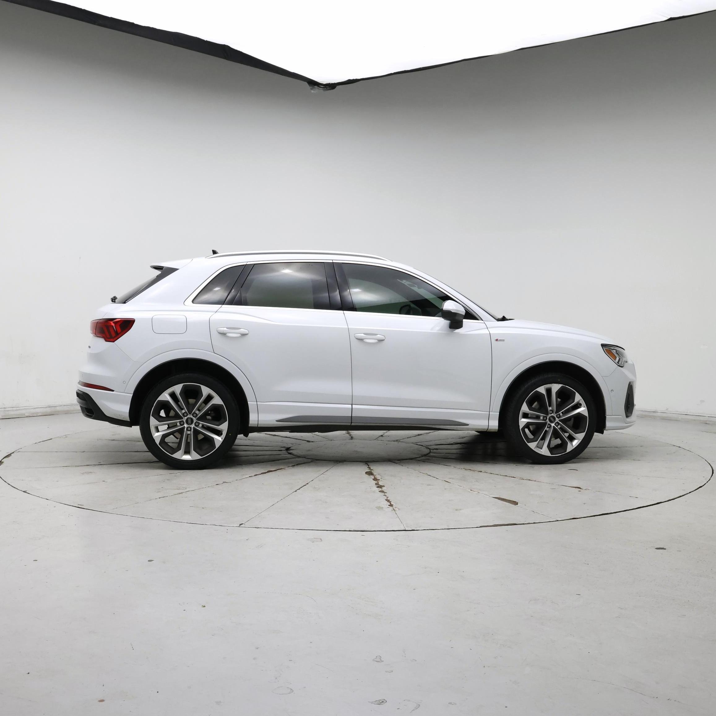 Thumbnail: 2020 Audi Q3 - 7