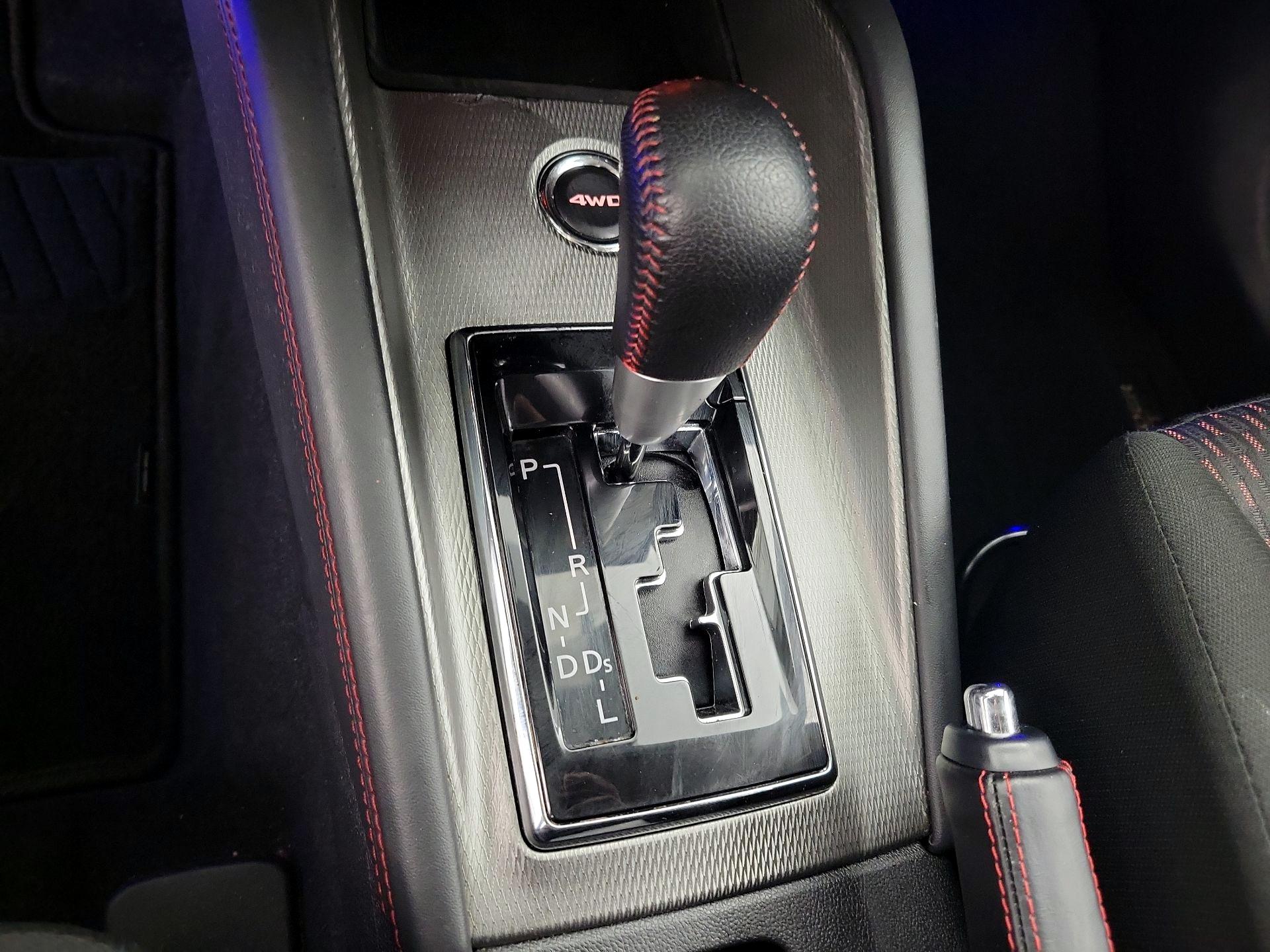 Thumbnail: 2018 Mitsubishi Outlander Sport - 17