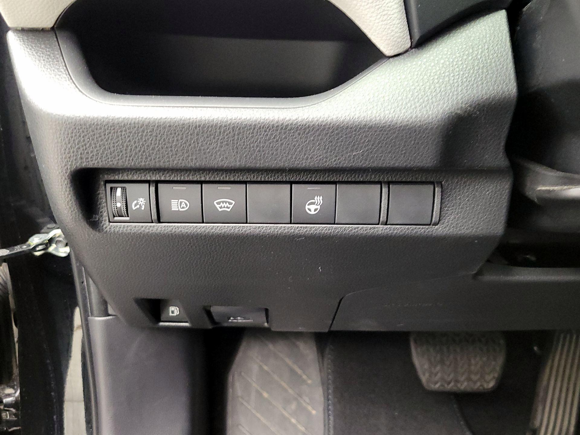 Thumbnail: 2025 Toyota RAV4 - 13