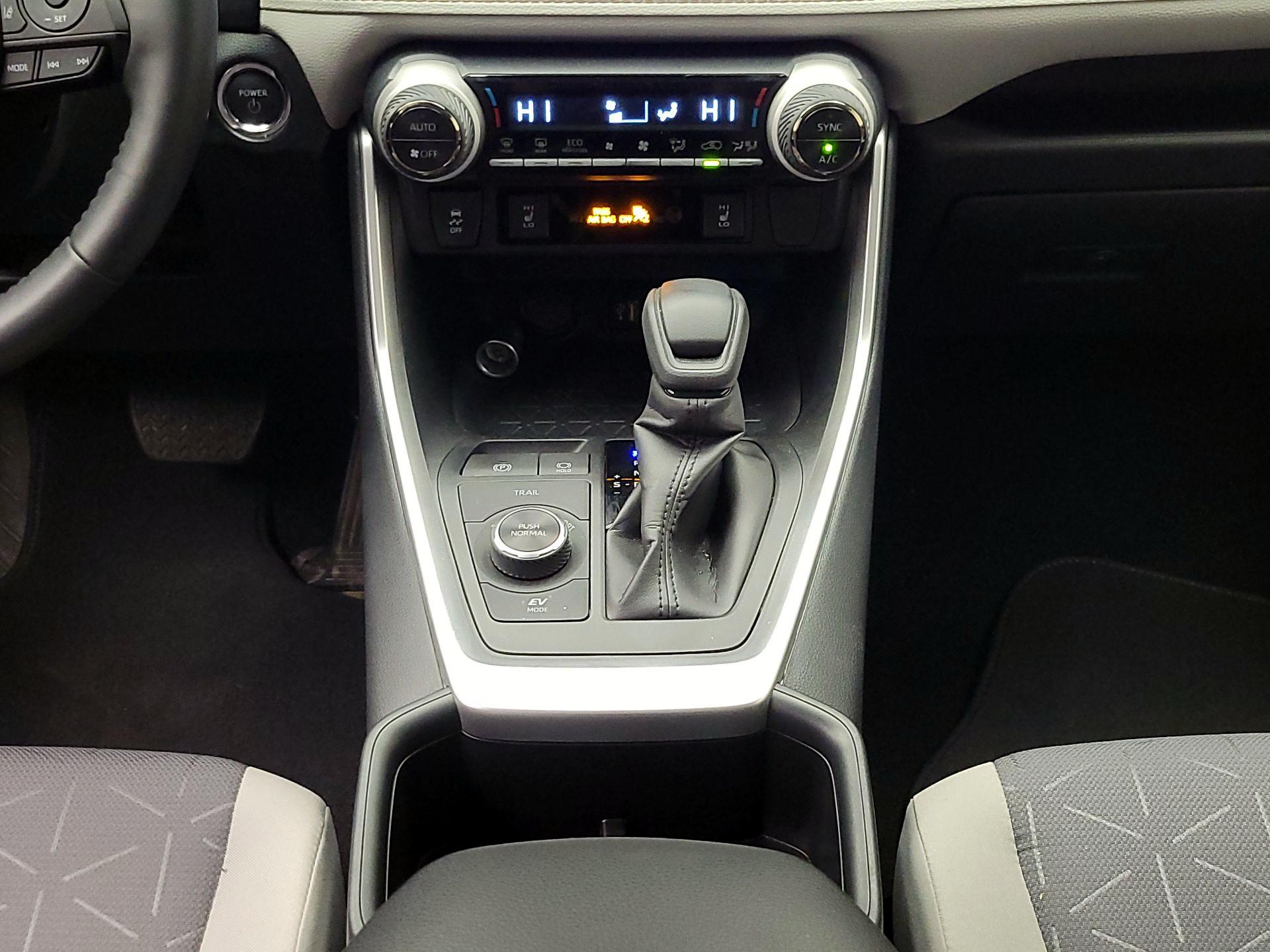 Thumbnail: 2025 Toyota RAV4 - 17