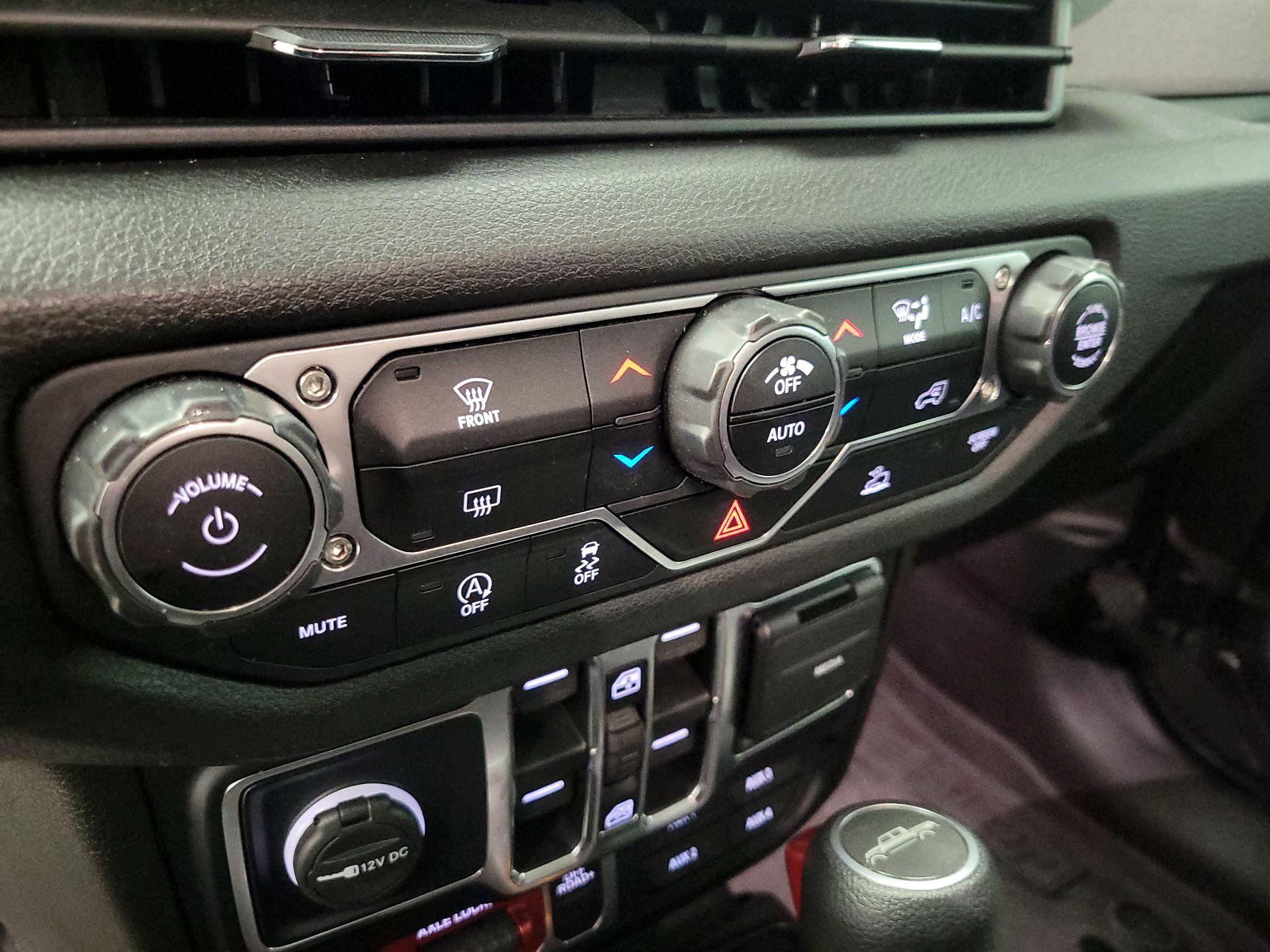 Thumbnail: 2024 Jeep Gladiator - 16