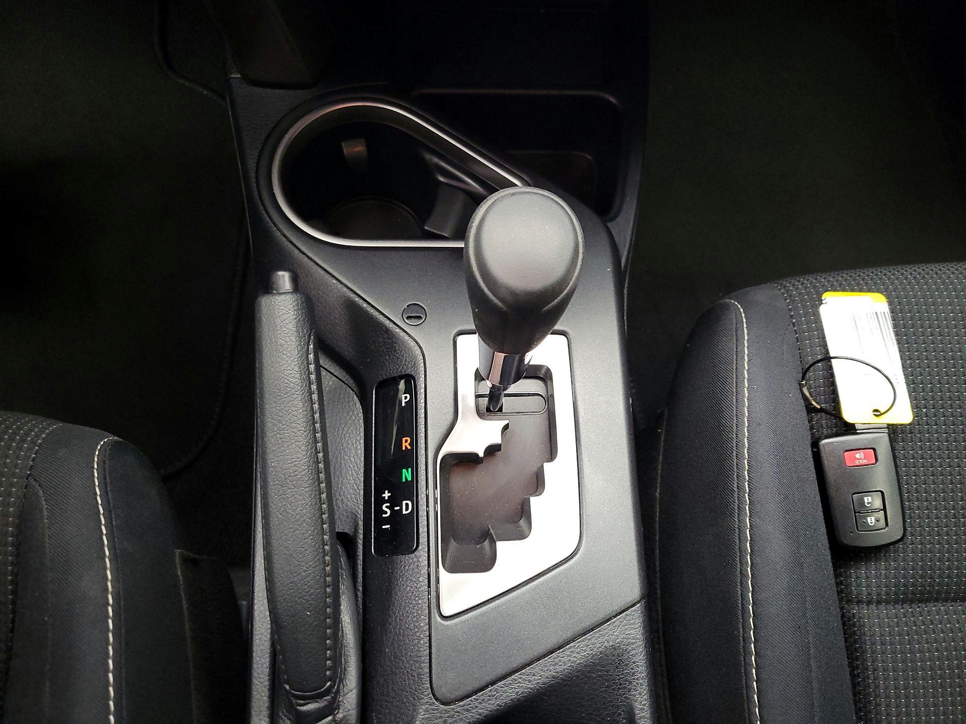 Thumbnail: 2018 Toyota RAV4 - 17