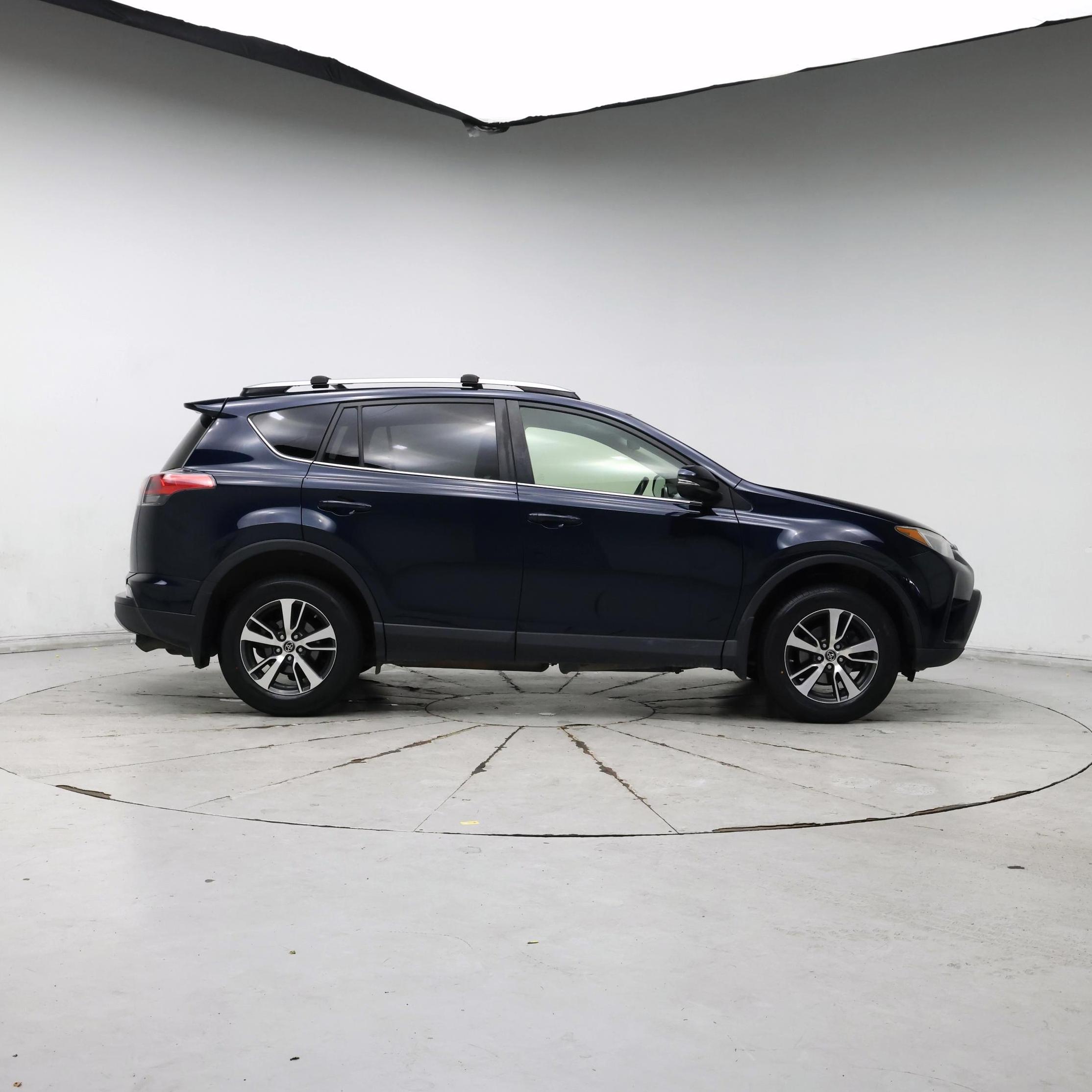 Thumbnail: 2018 Toyota RAV4 - 7