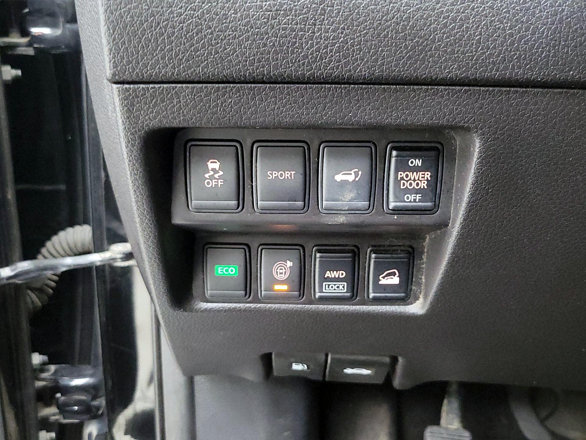 Thumbnail: 2015 Nissan Rogue - 13