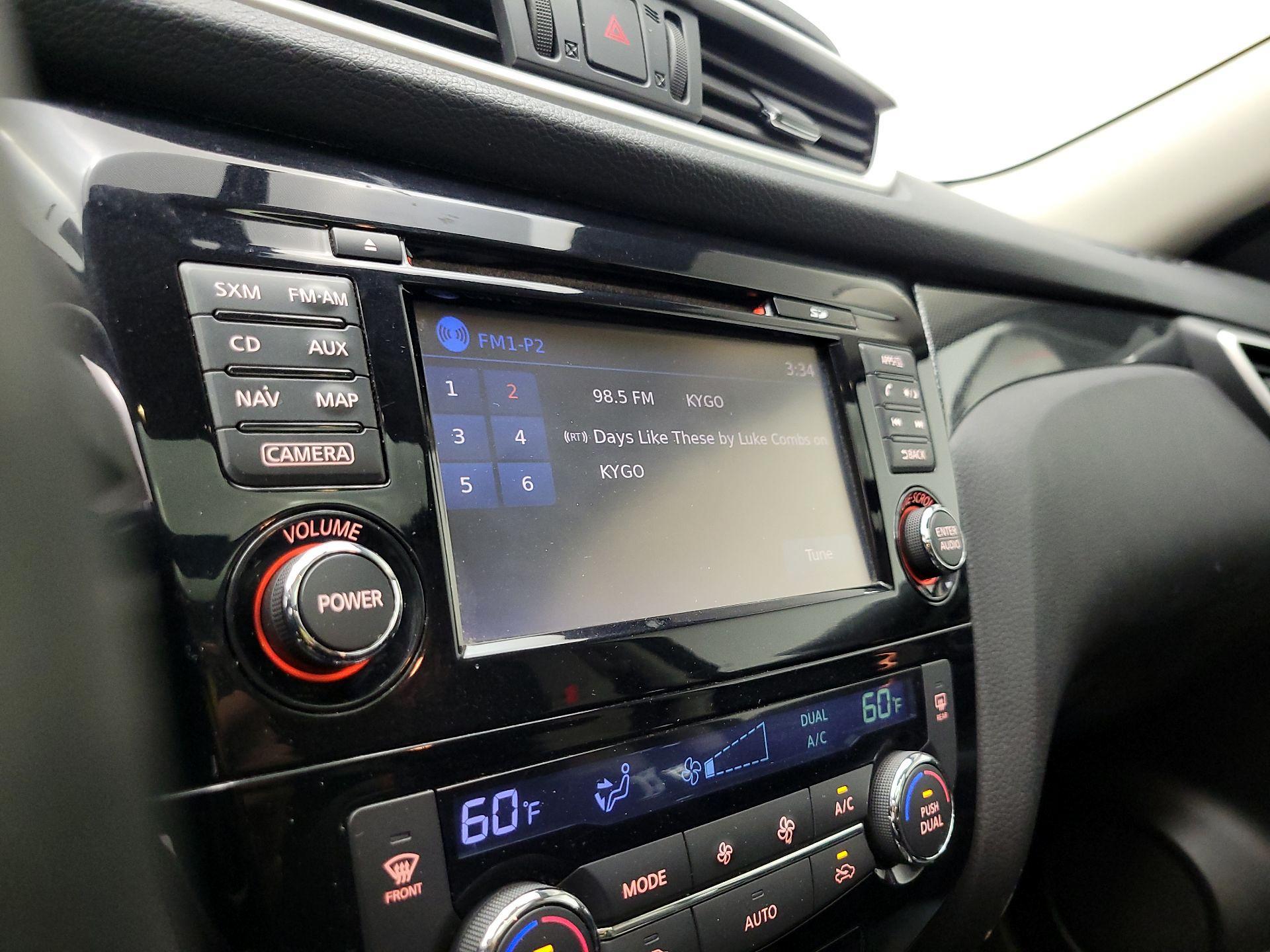 Thumbnail: 2015 Nissan Rogue - 16