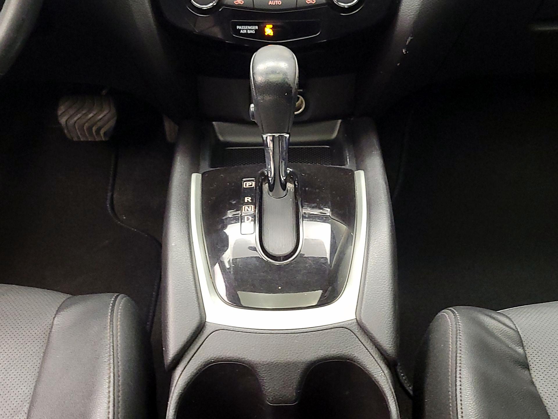 Thumbnail: 2015 Nissan Rogue - 18