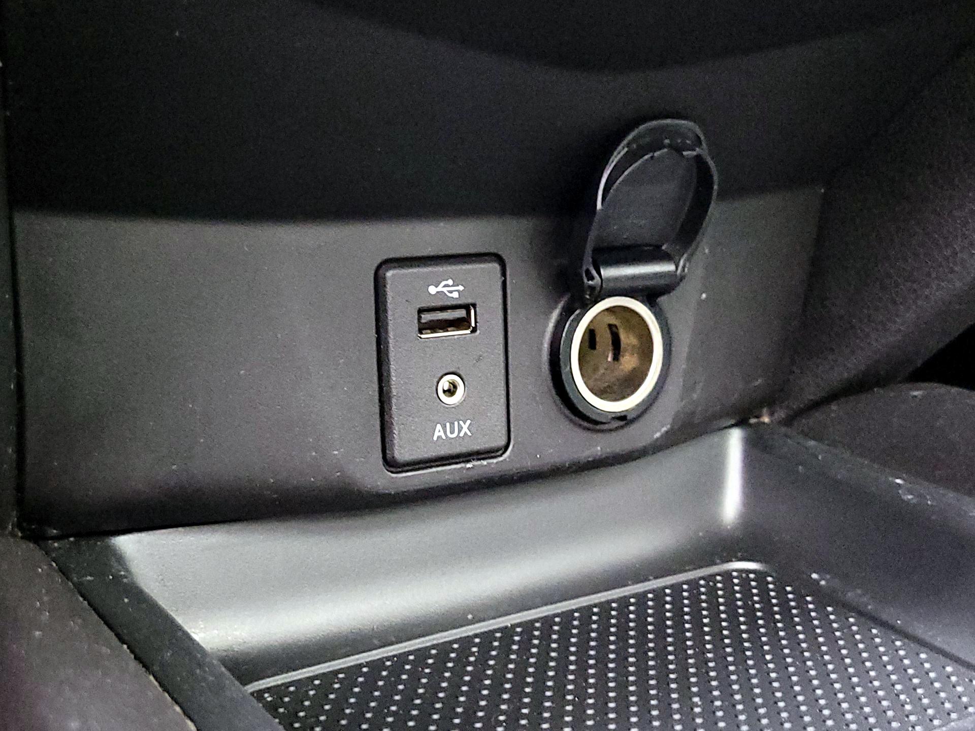 Thumbnail: 2015 Nissan Rogue - 19