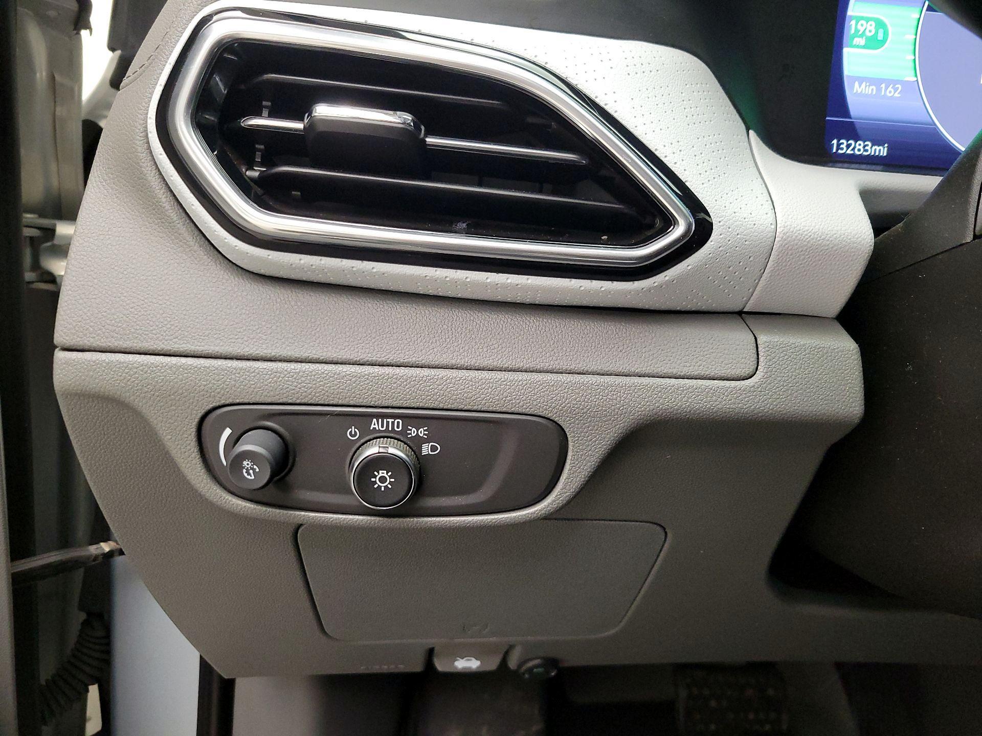 Thumbnail: 2022 Chevrolet Bolt EUV - 13