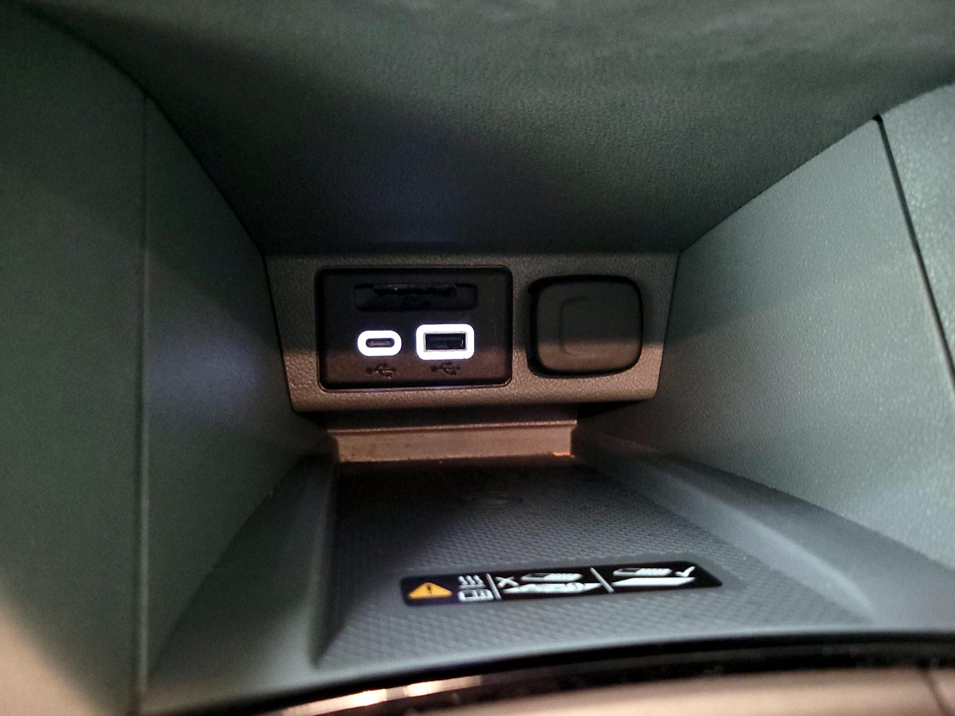 Thumbnail: 2022 Chevrolet Bolt EUV - 18