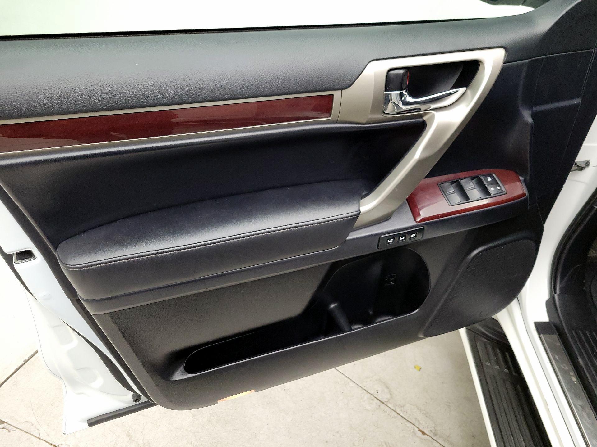 Thumbnail: 2019 Lexus GX - 12