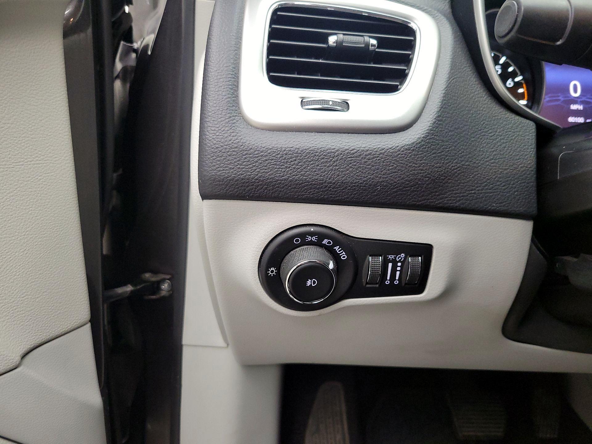 Thumbnail: 2018 Jeep Compass - 13