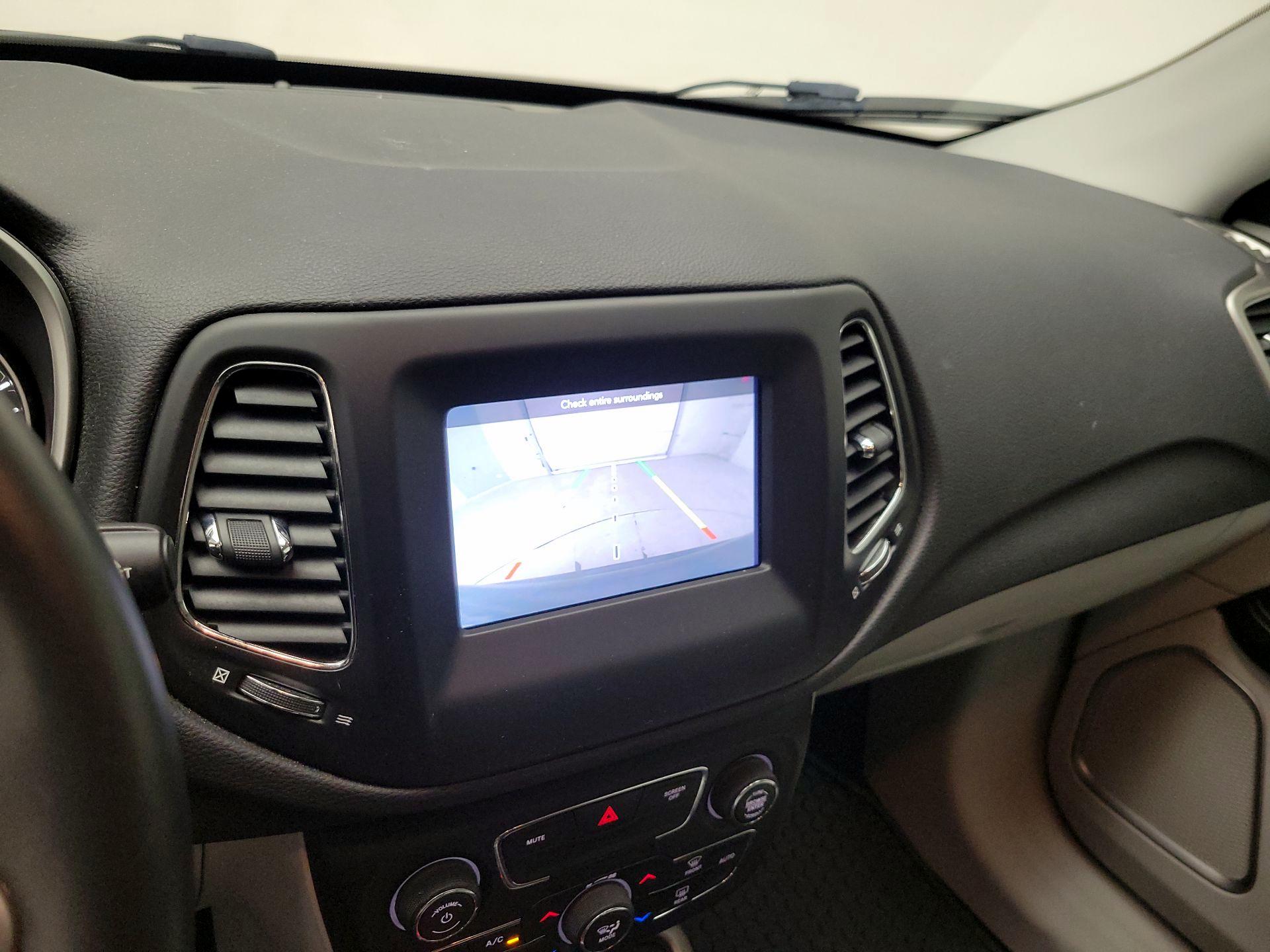 Thumbnail: 2018 Jeep Compass - 14