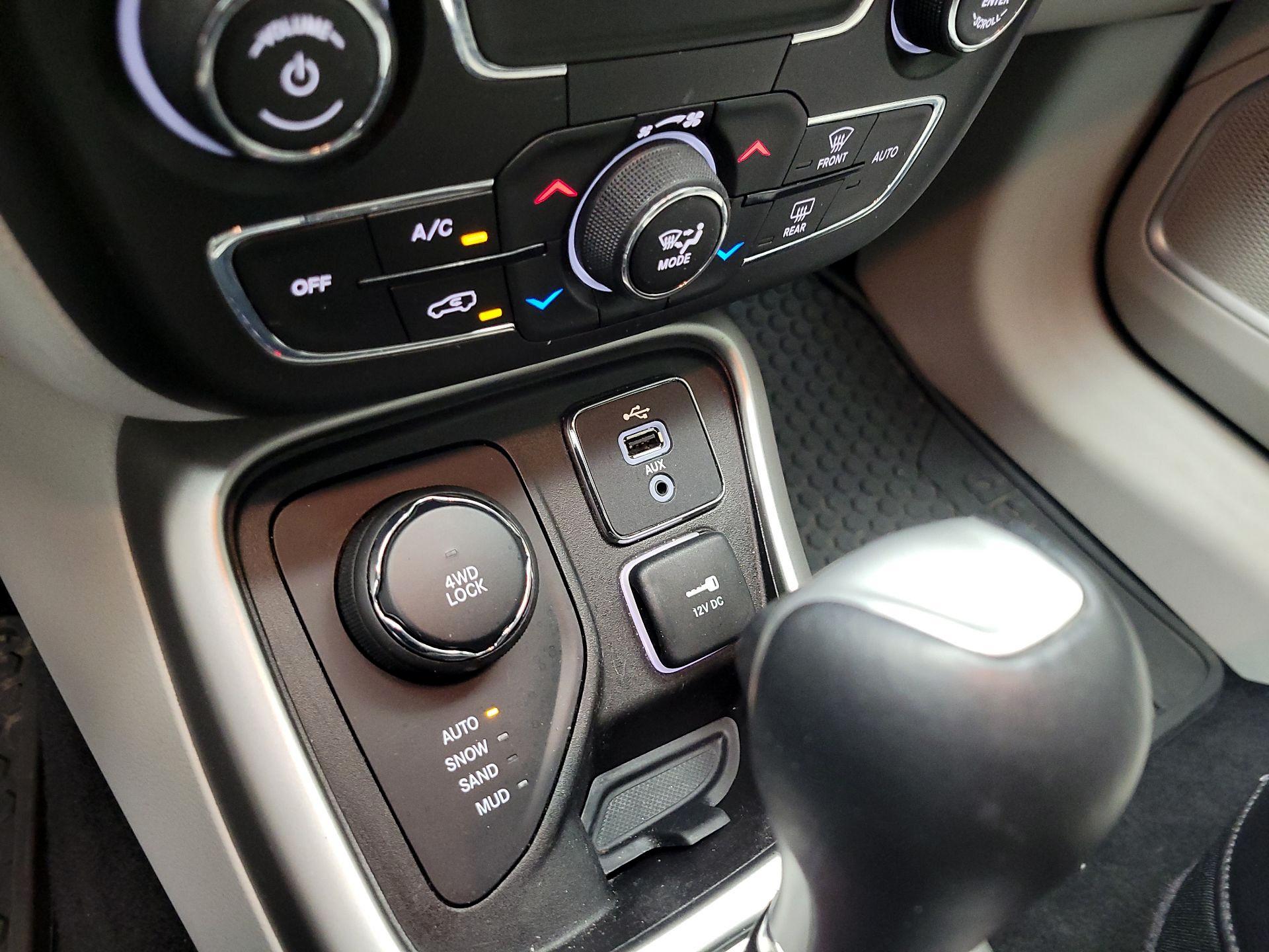 Thumbnail: 2018 Jeep Compass - 18