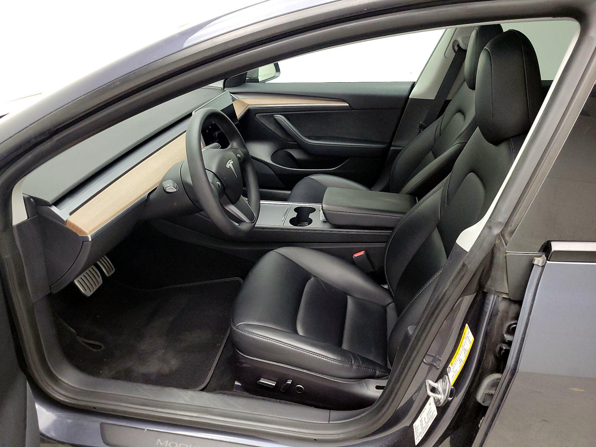 Thumbnail: 2021 Tesla Model 3 - 11