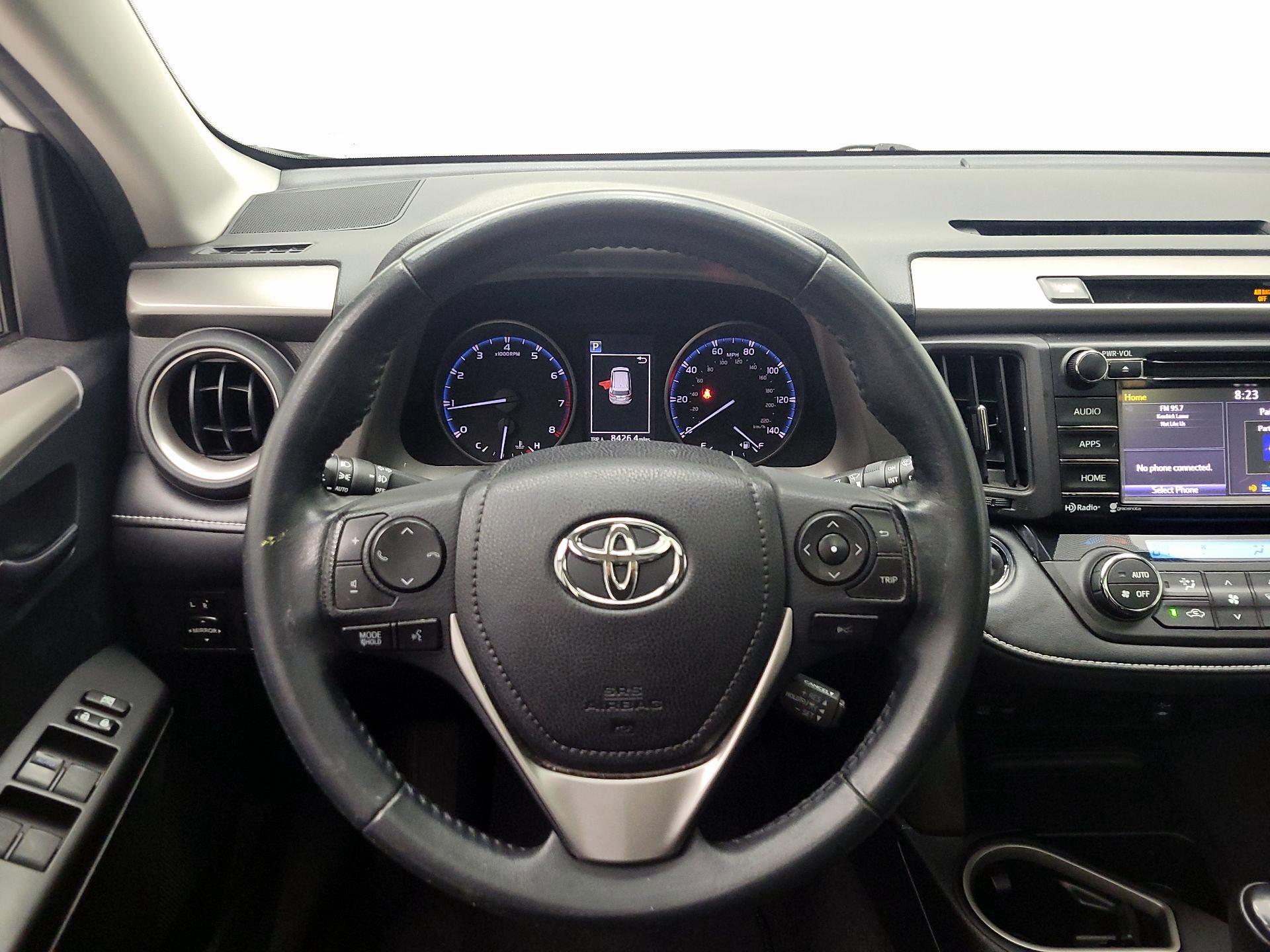 Thumbnail: 2018 Toyota RAV4 - 10