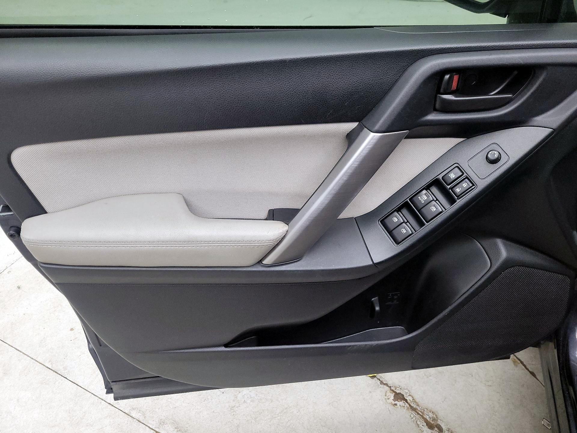 Thumbnail: 2016 Subaru Forester - 12