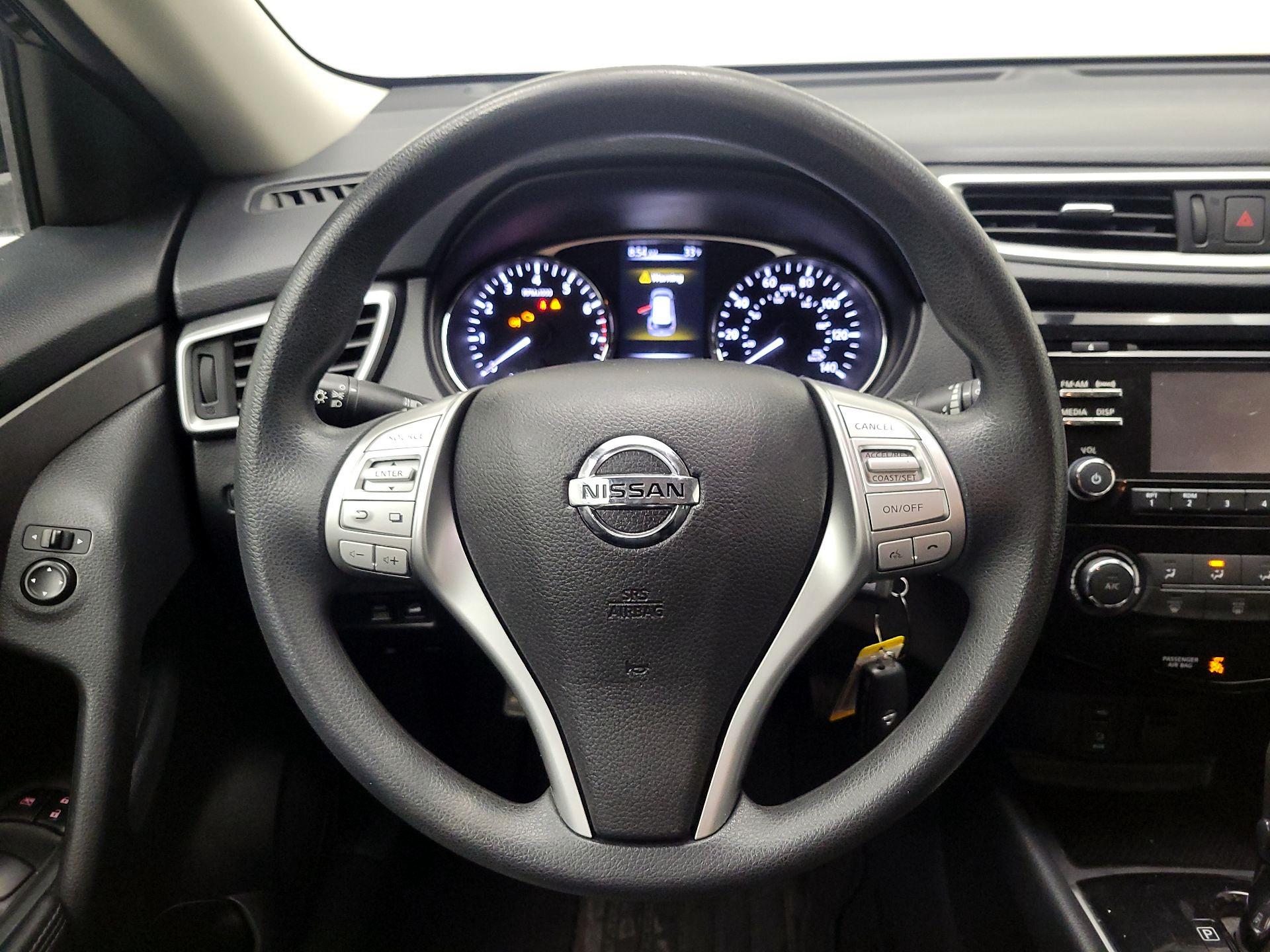 Thumbnail: 2016 Nissan Rogue - 10