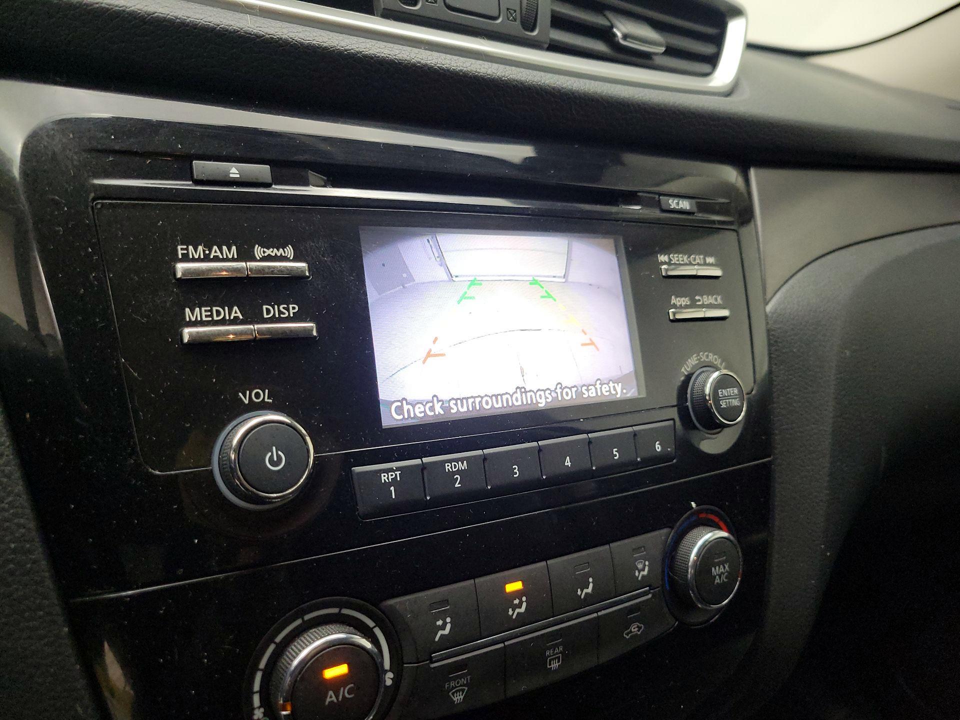 Thumbnail: 2016 Nissan Rogue - 14