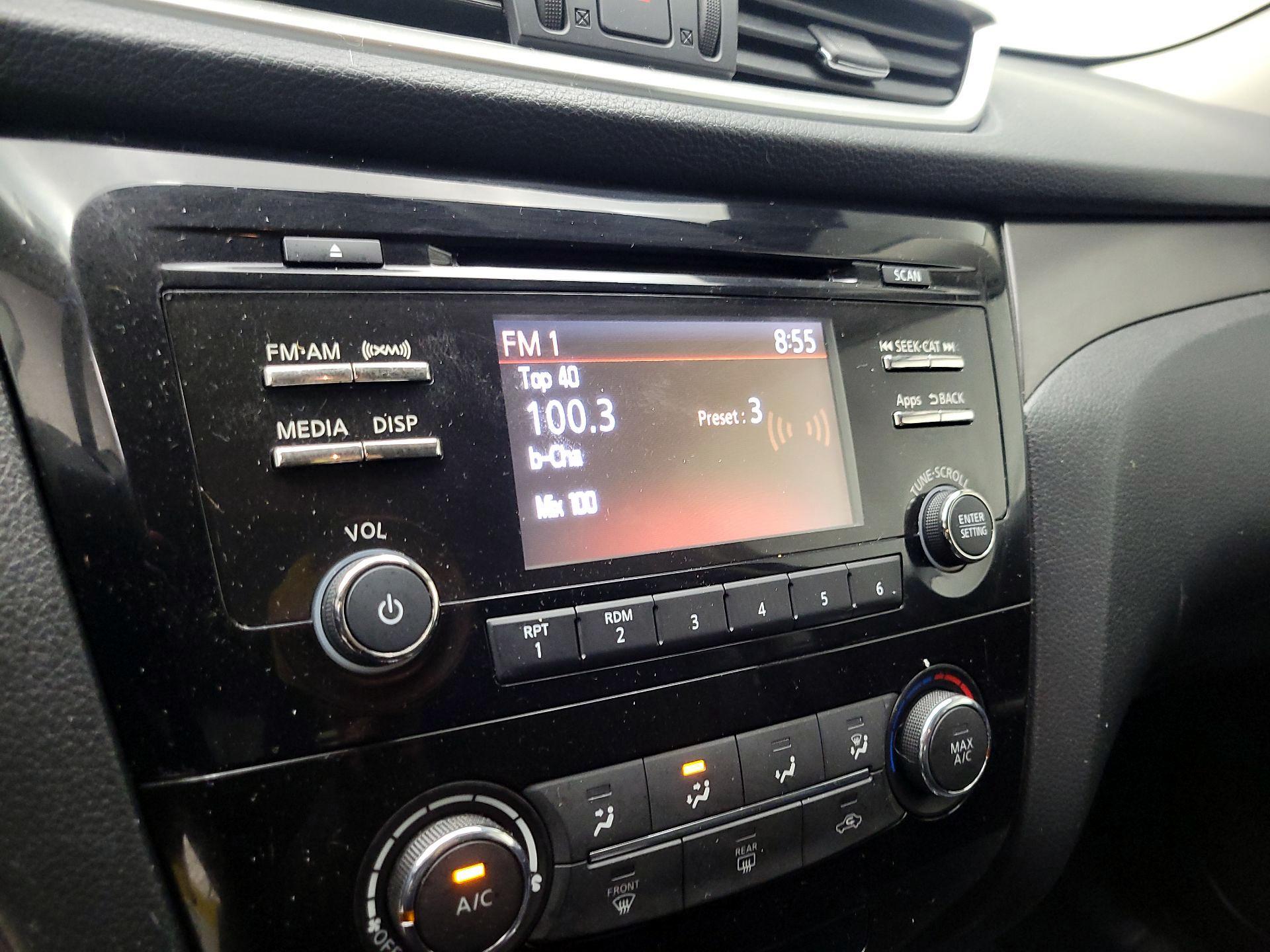 Thumbnail: 2016 Nissan Rogue - 15