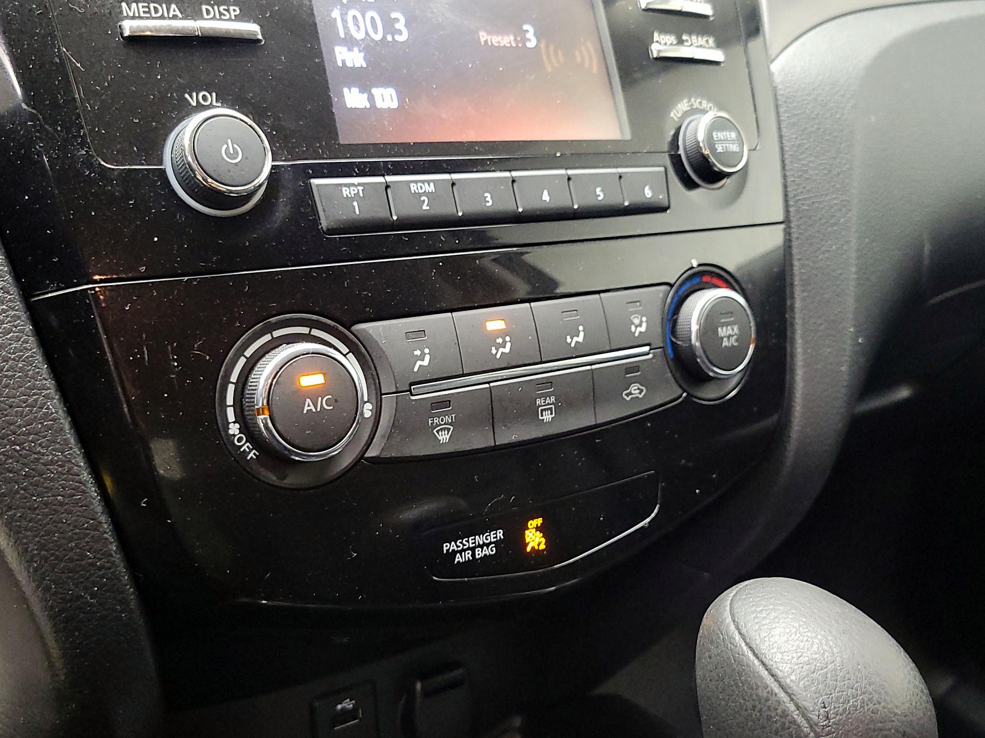 Thumbnail: 2016 Nissan Rogue - 16