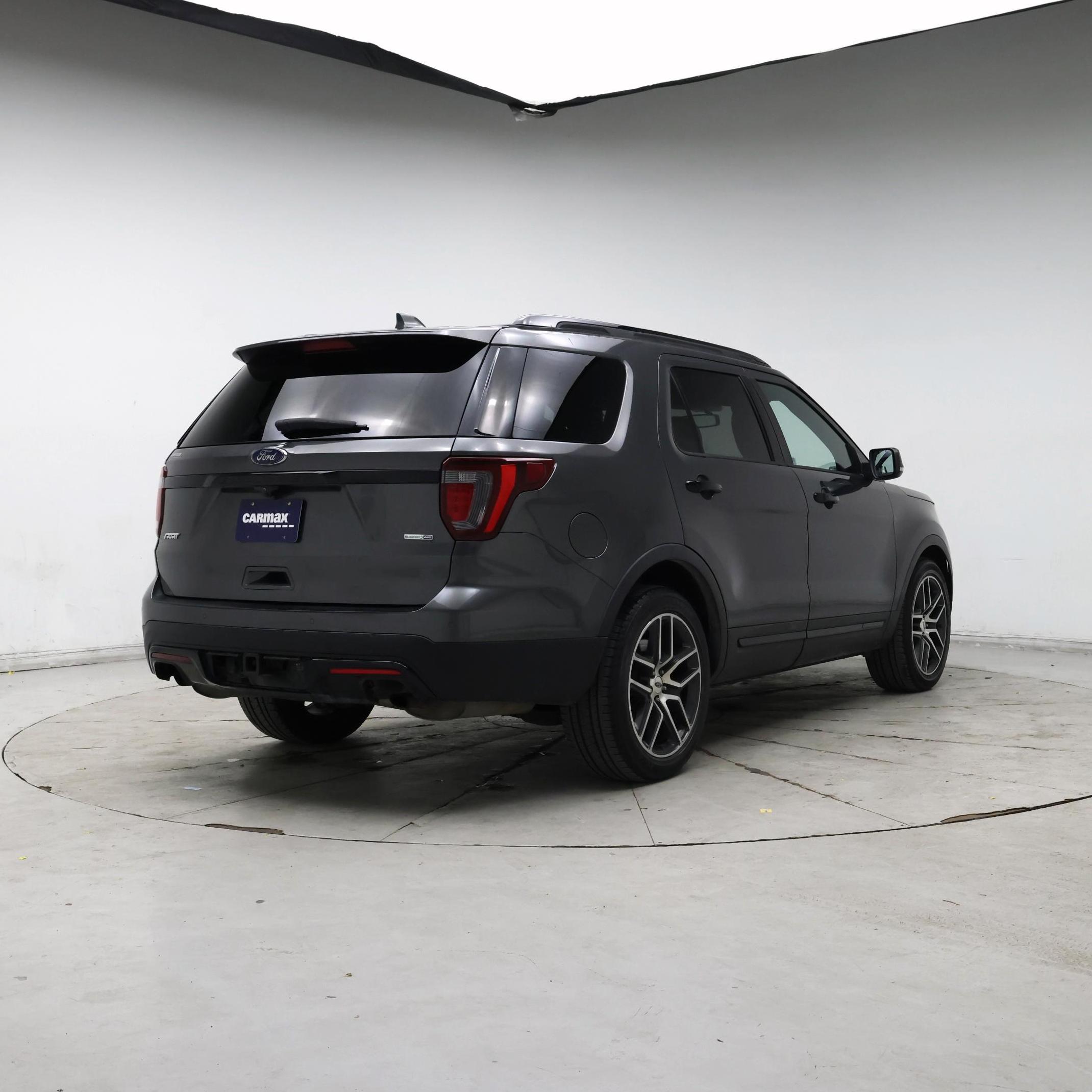 Thumbnail: 2017 Ford Explorer - 8