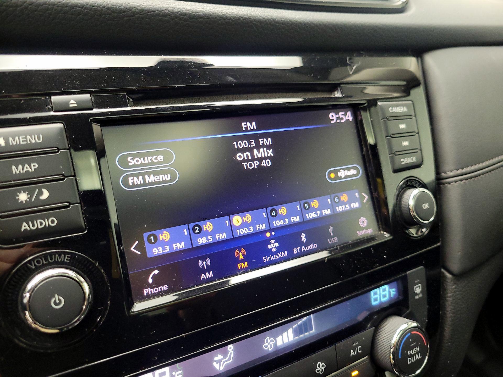 Thumbnail: 2018 Nissan Rogue - 16