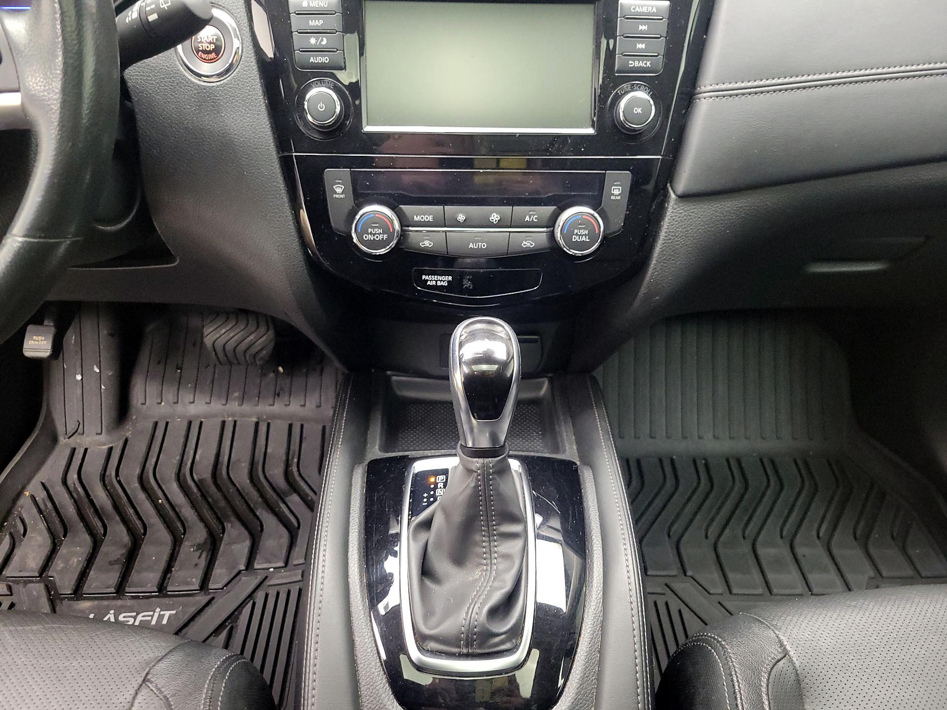 Thumbnail: 2018 Nissan Rogue - 18