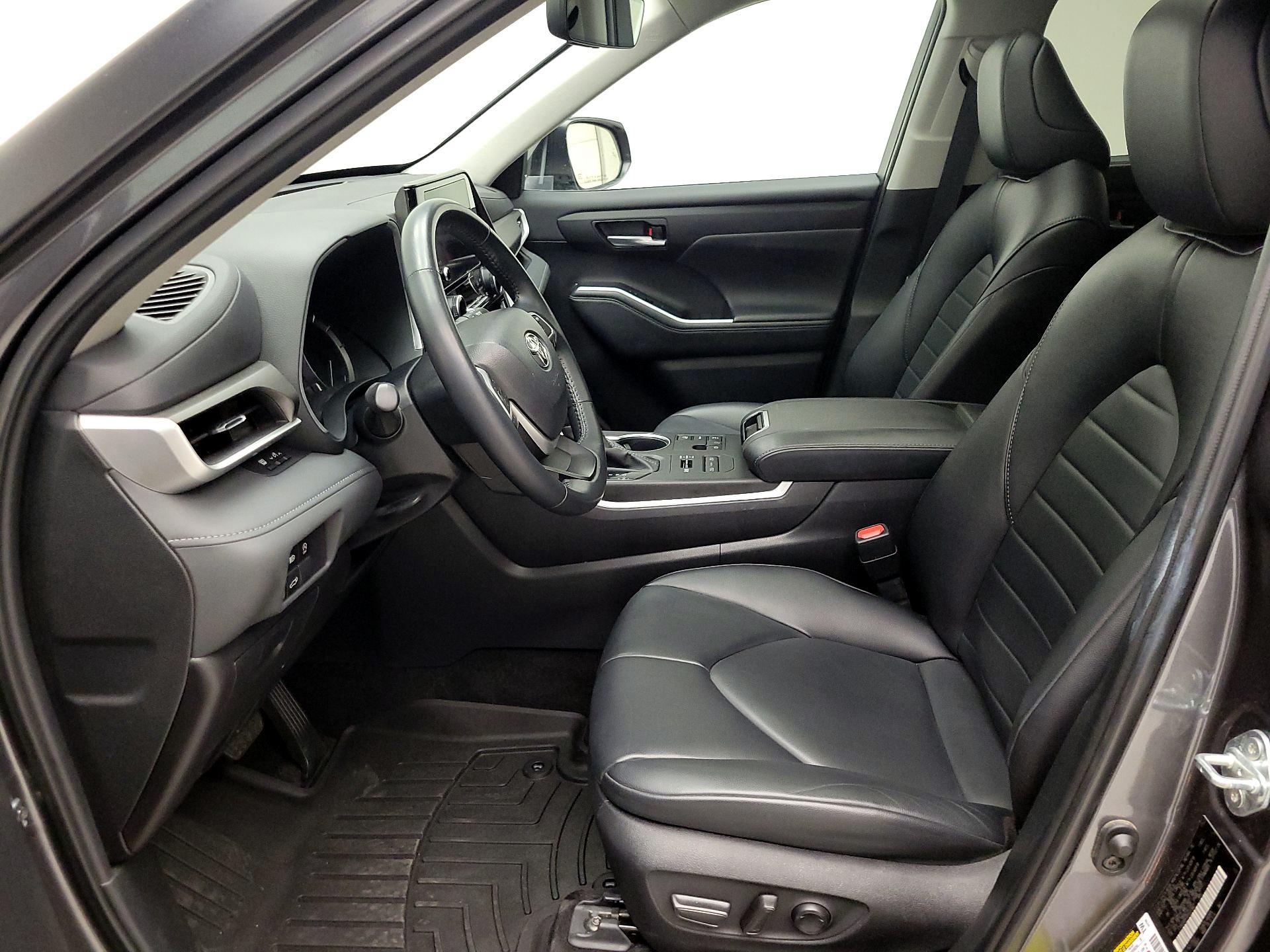 Thumbnail: 2024 Toyota Highlander - 11