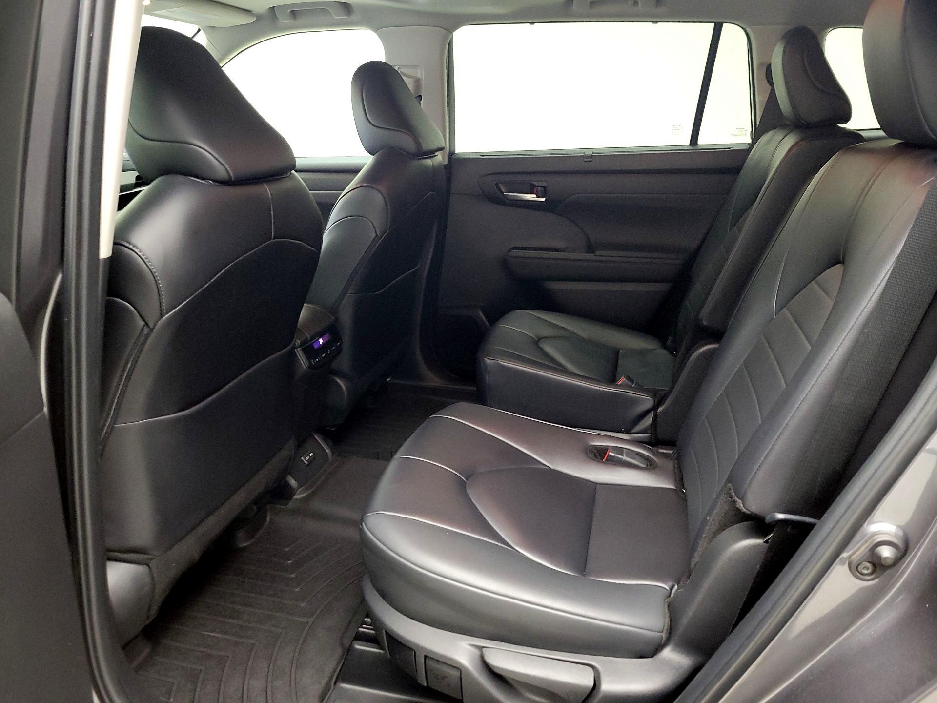 Thumbnail: 2024 Toyota Highlander - 20