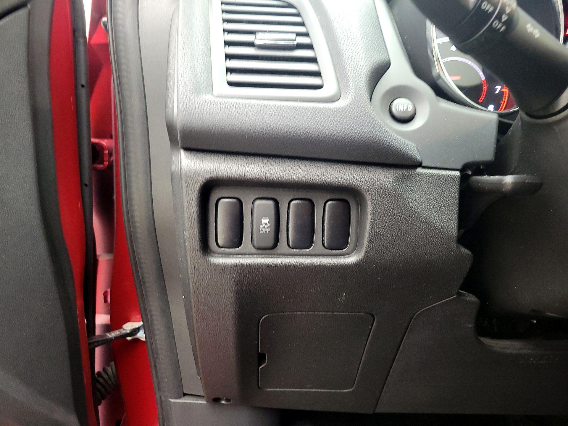 Thumbnail: 2017 Mitsubishi Outlander Sport - 13