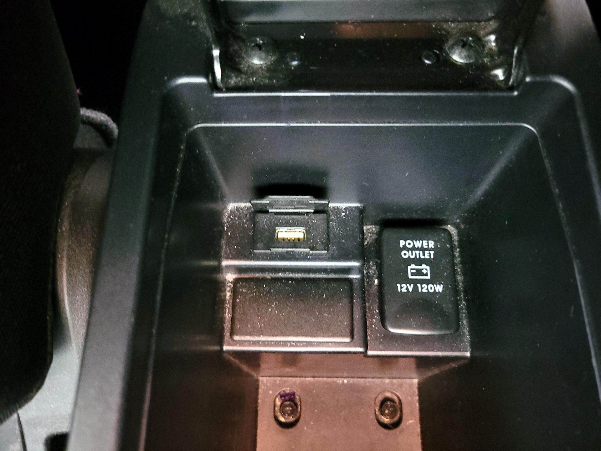 Thumbnail: 2017 Mitsubishi Outlander Sport - 18