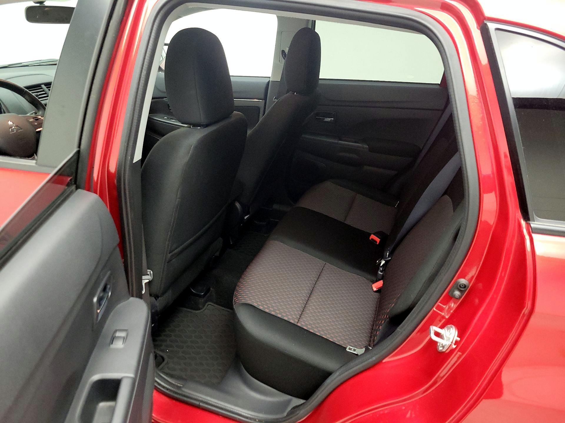 Thumbnail: 2017 Mitsubishi Outlander Sport - 19