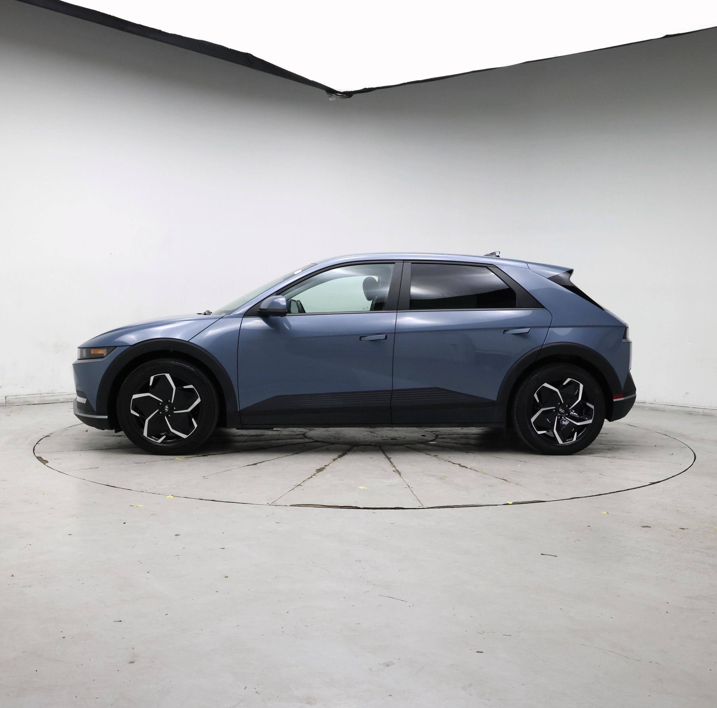 Thumbnail: 2023 Hyundai Ioniq 5 - 3