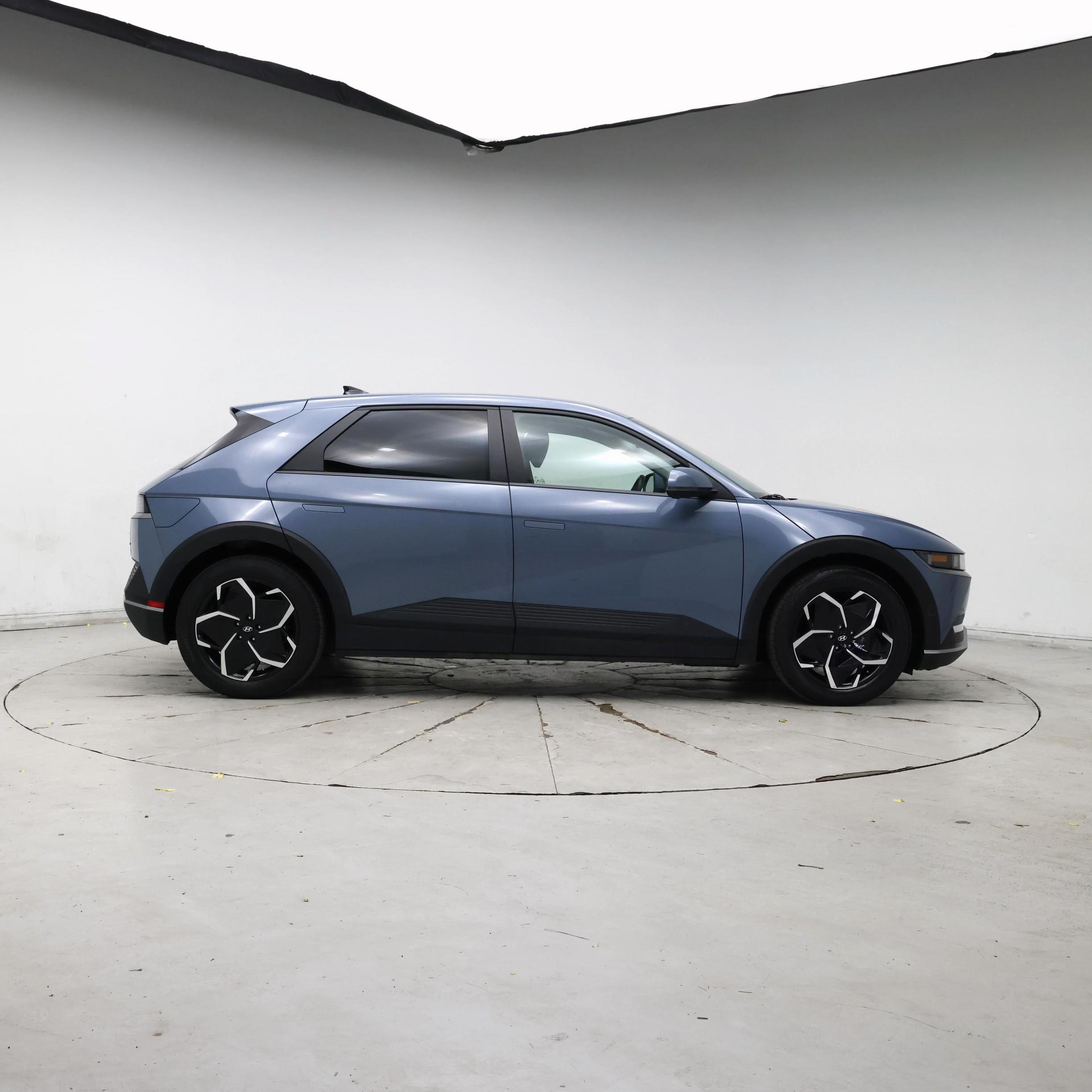 Thumbnail: 2023 Hyundai Ioniq 5 - 7