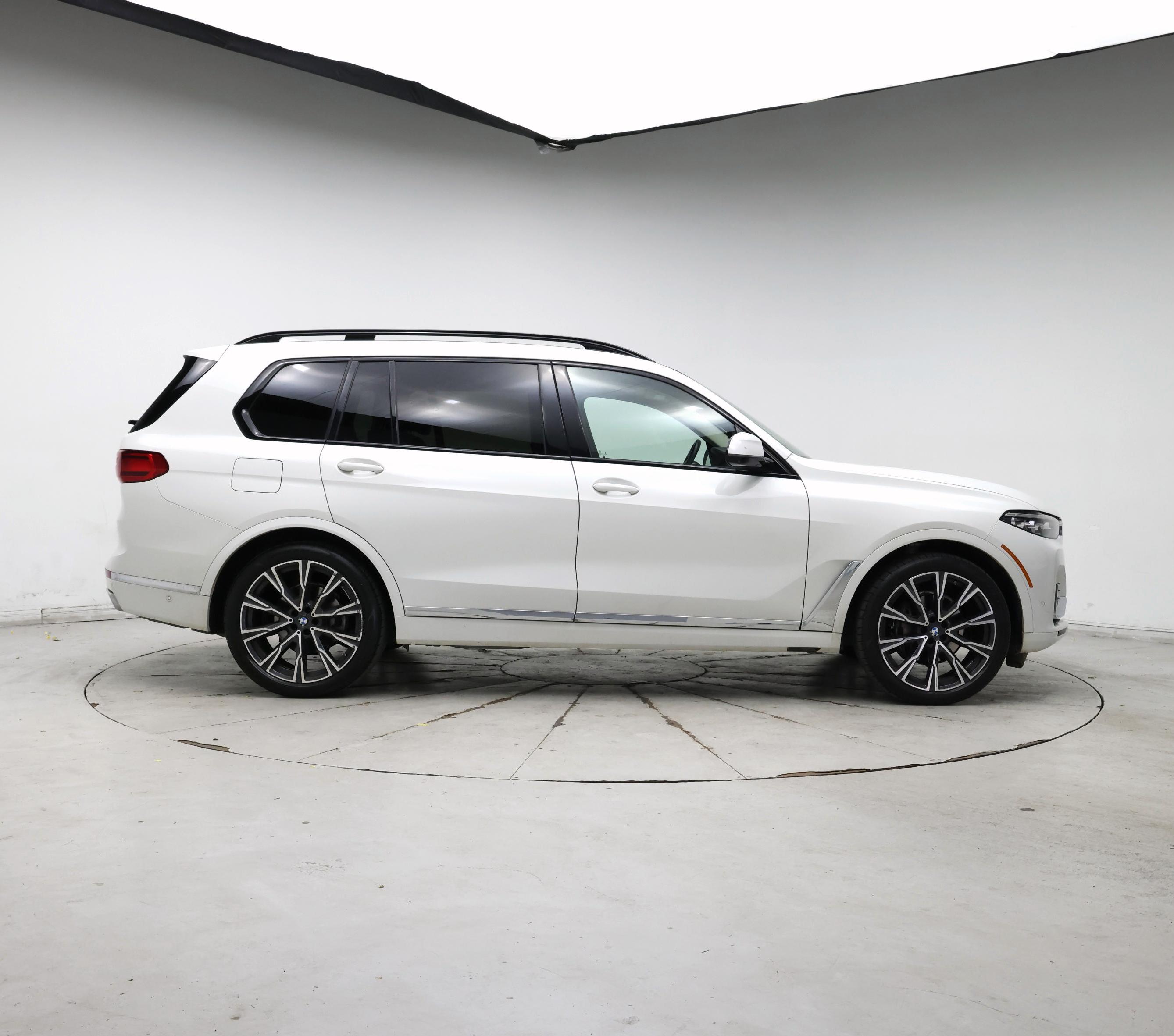 Thumbnail: 2022 BMW X7 - 7