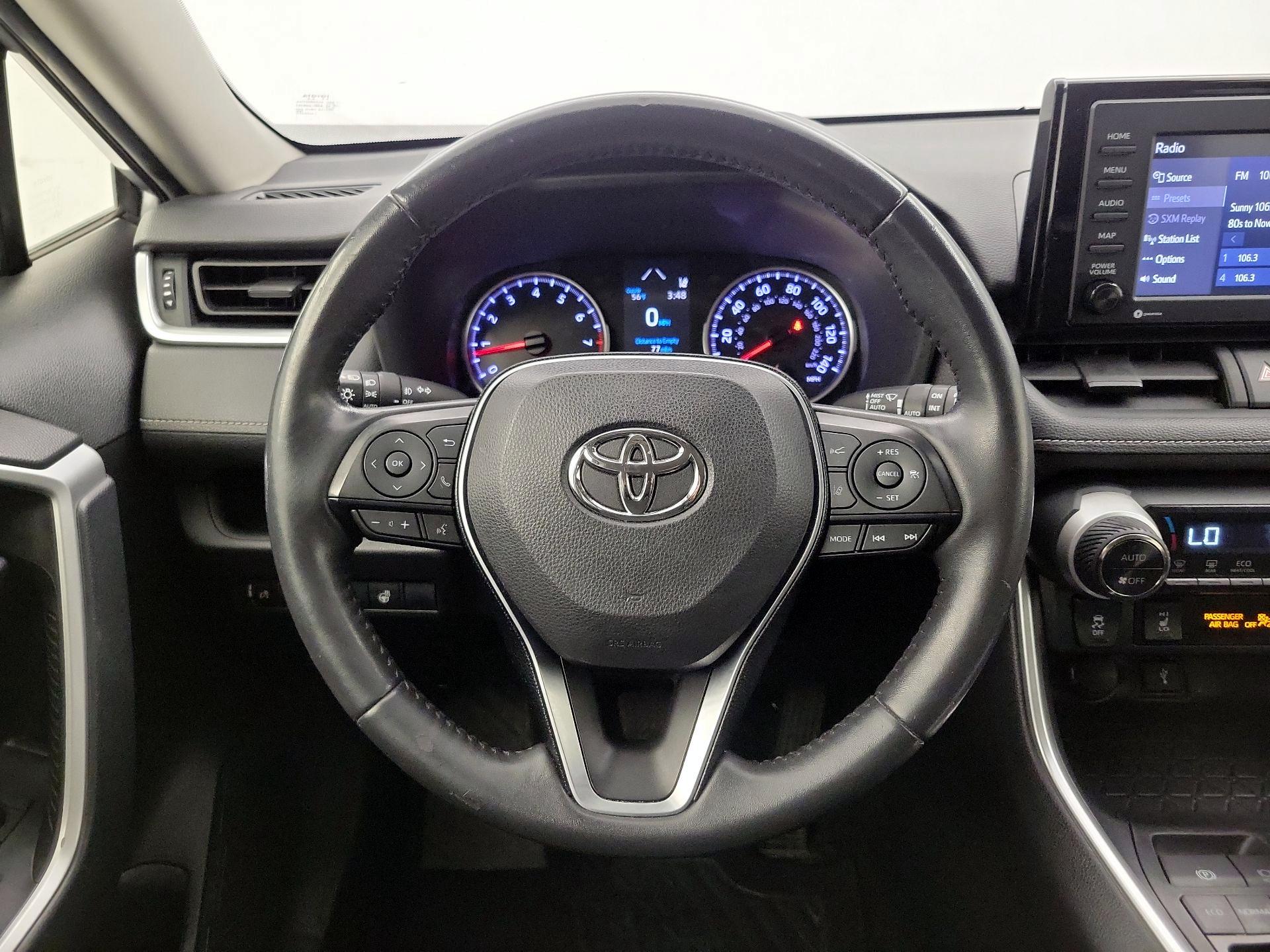 Thumbnail: 2020 Toyota RAV4 - 10