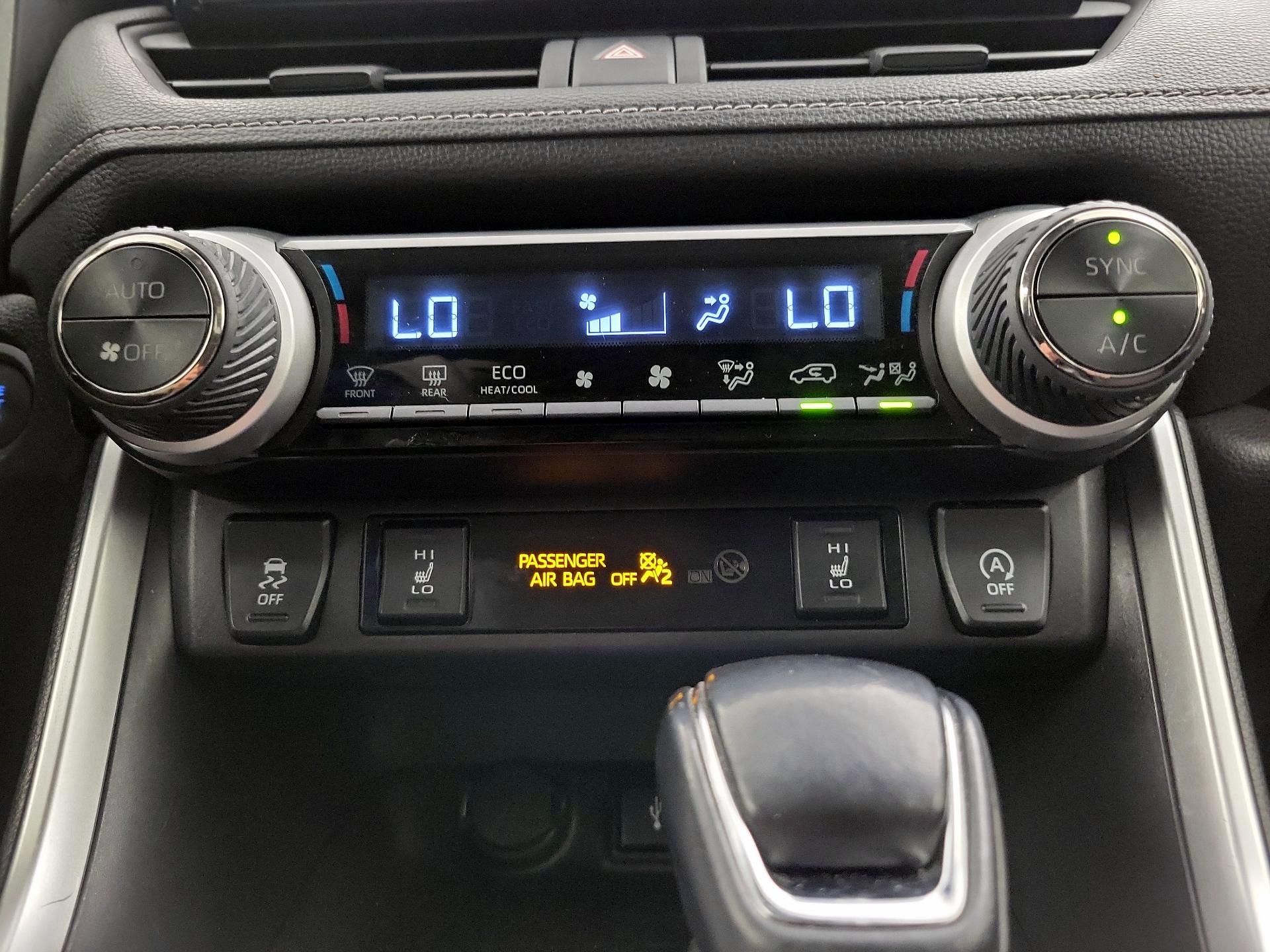 Thumbnail: 2020 Toyota RAV4 - 16