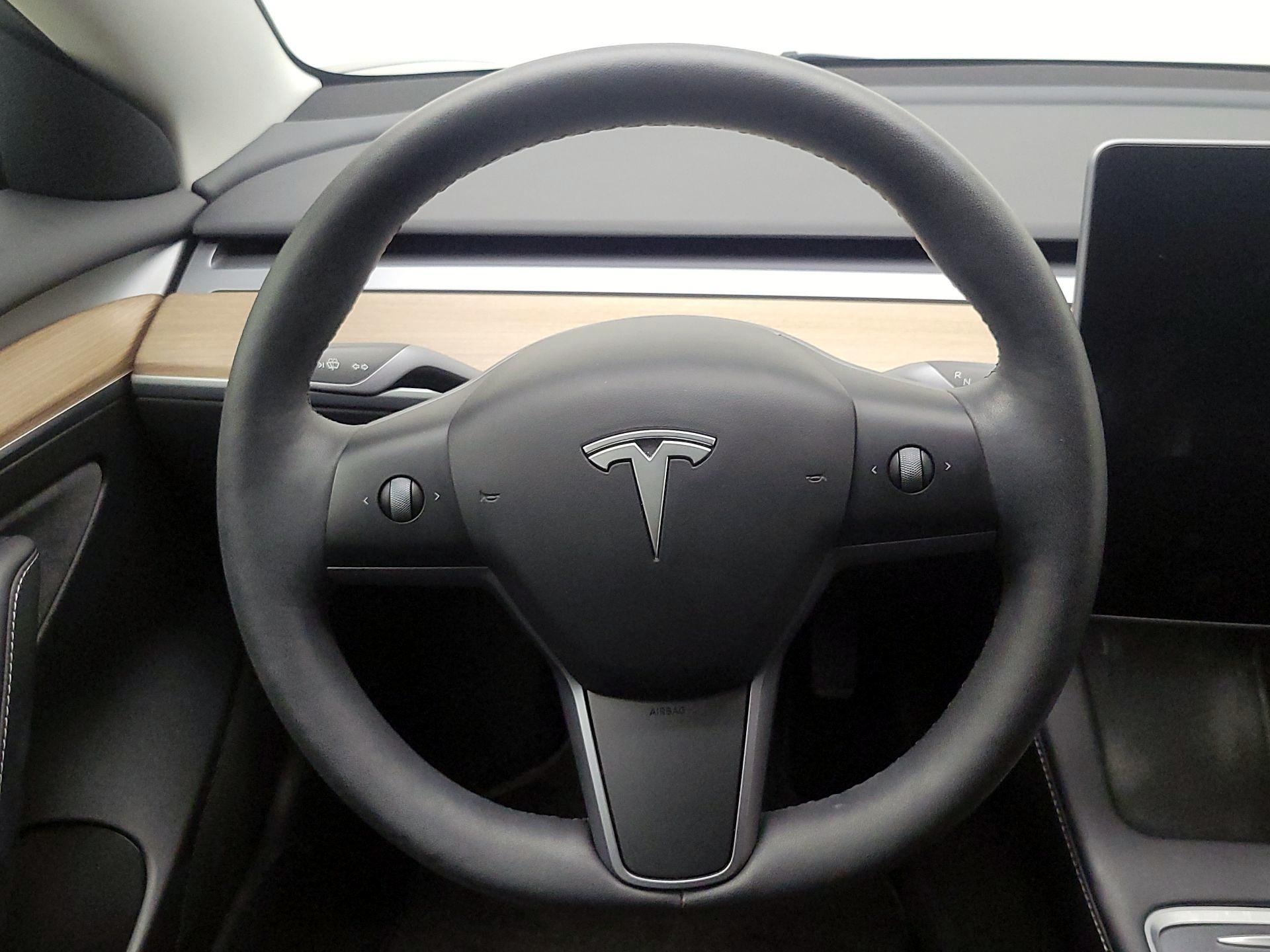 Thumbnail: 2023 Tesla Model 3 - 10